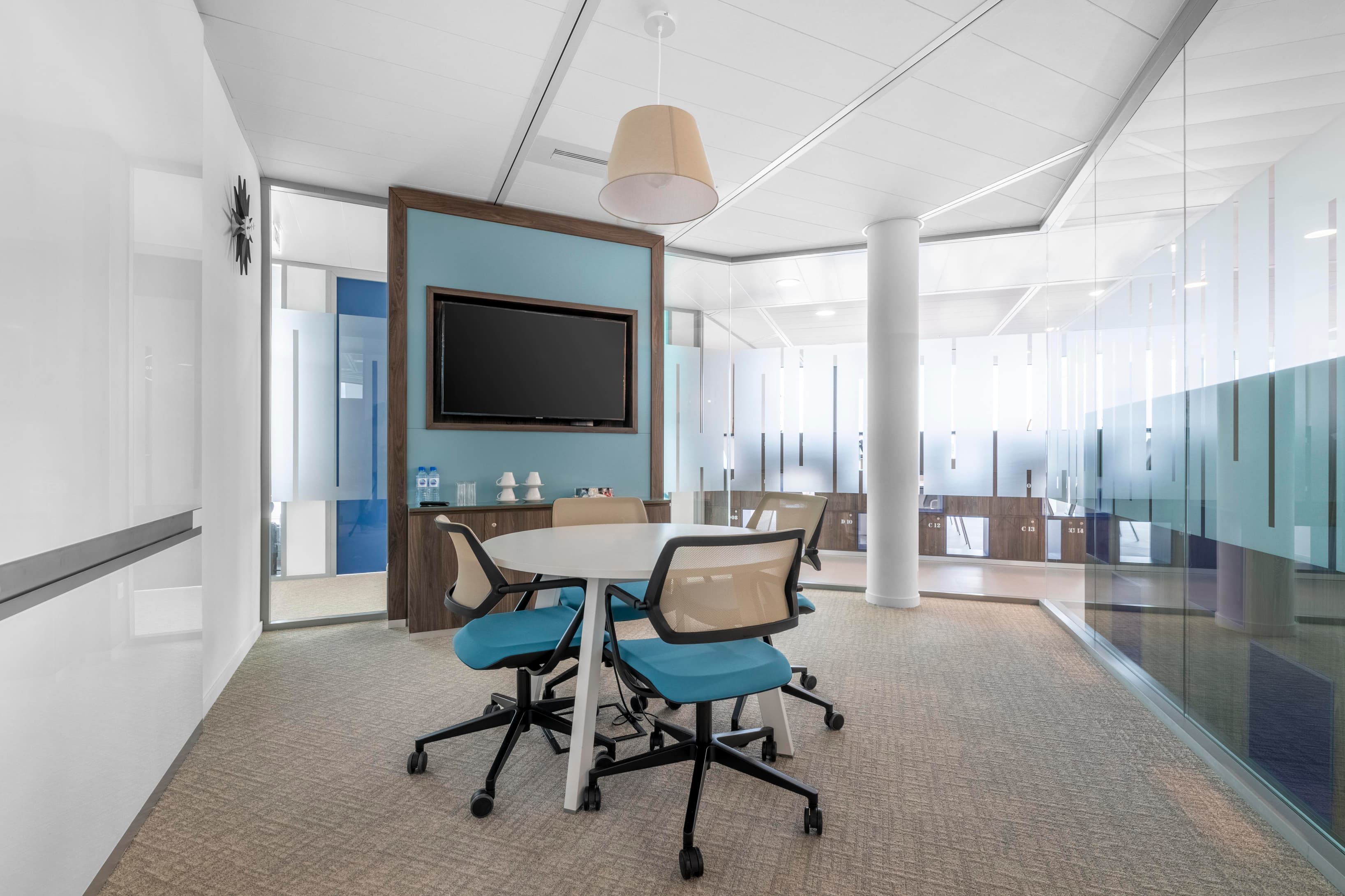 Stop & Work Versailles Chantier image 8 Stop & Work Versailles Chantier image 8