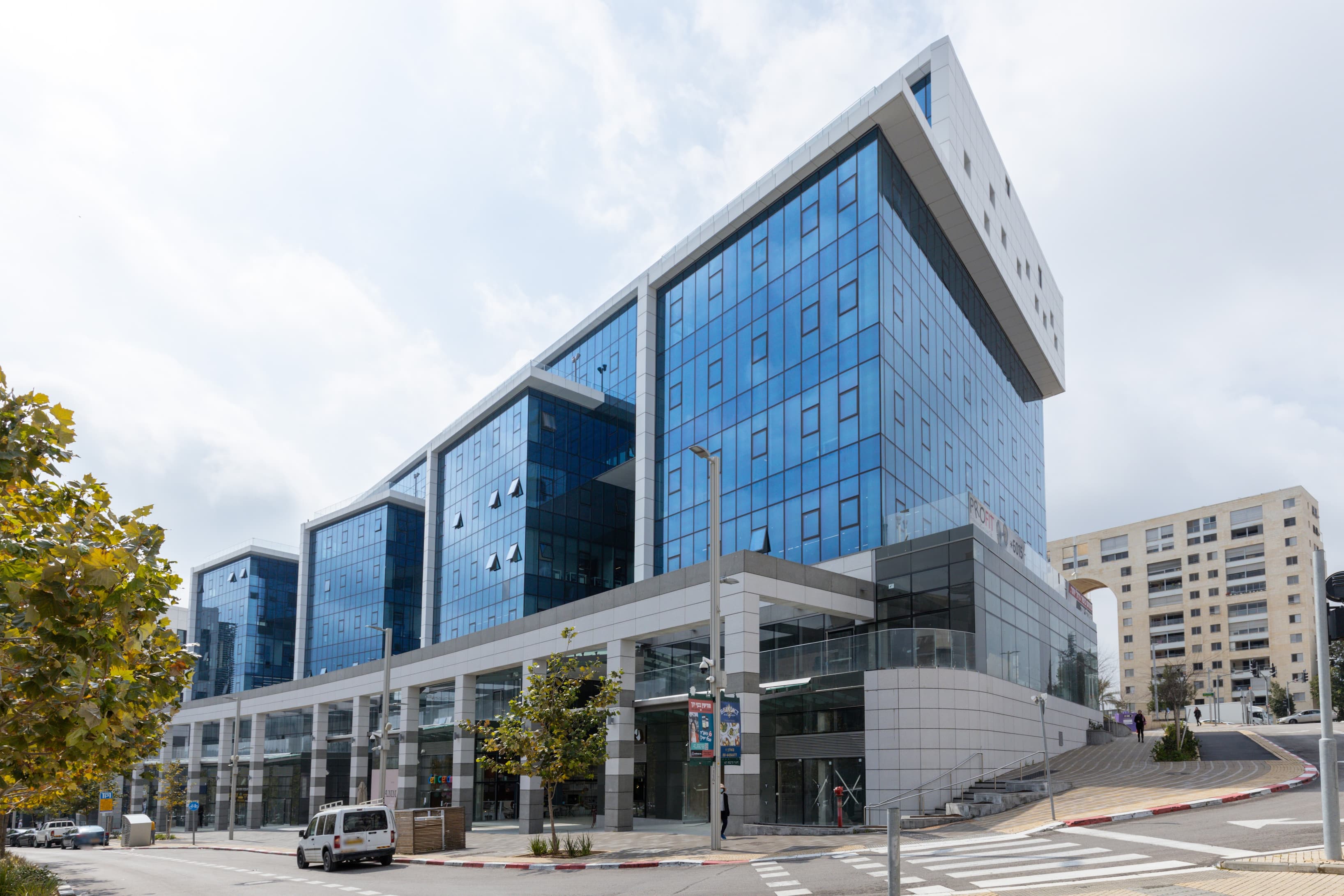 Modi'in, Dam HaMacbim Street image 7