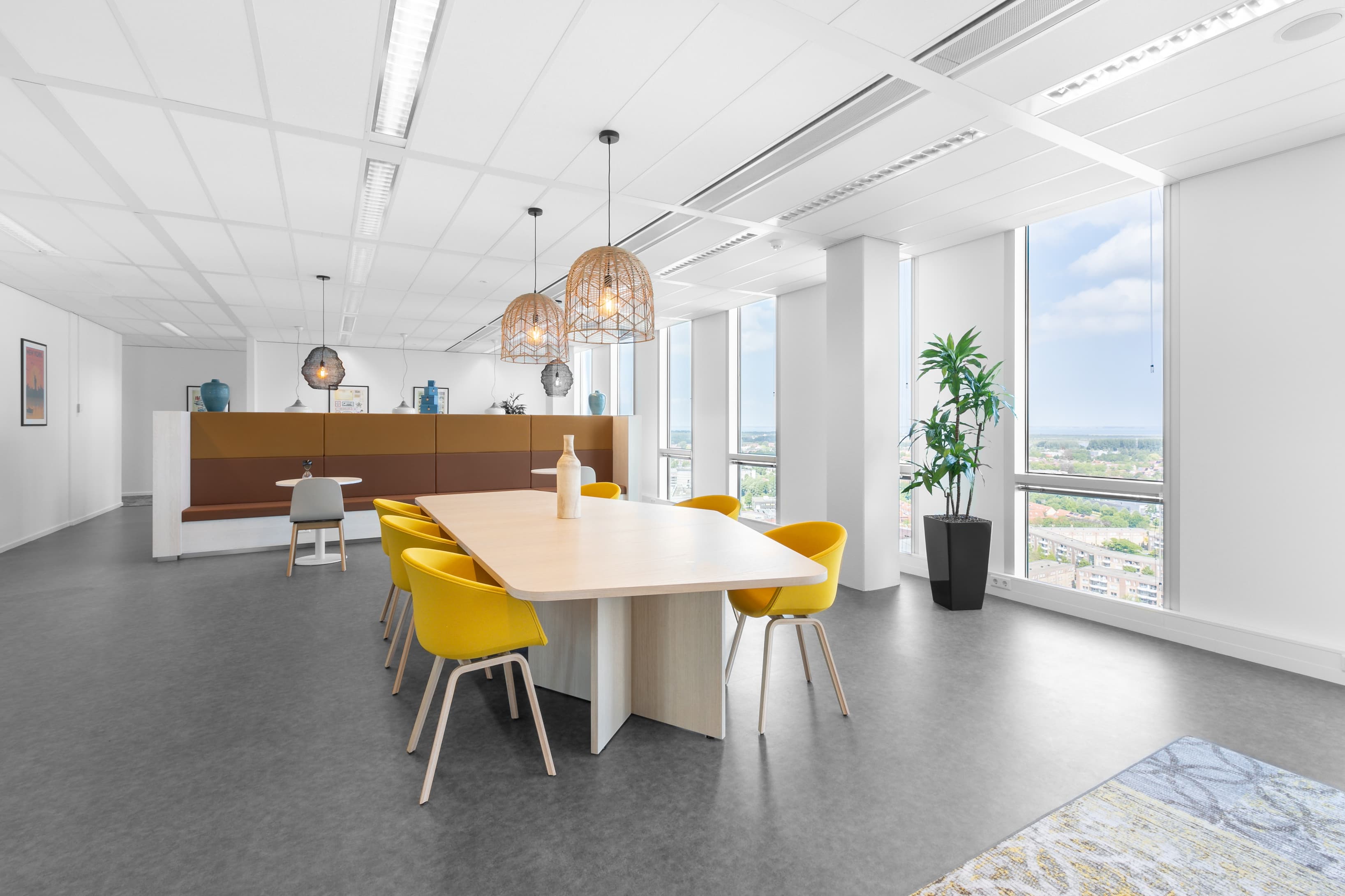 ALMERE, Almere Station image 7