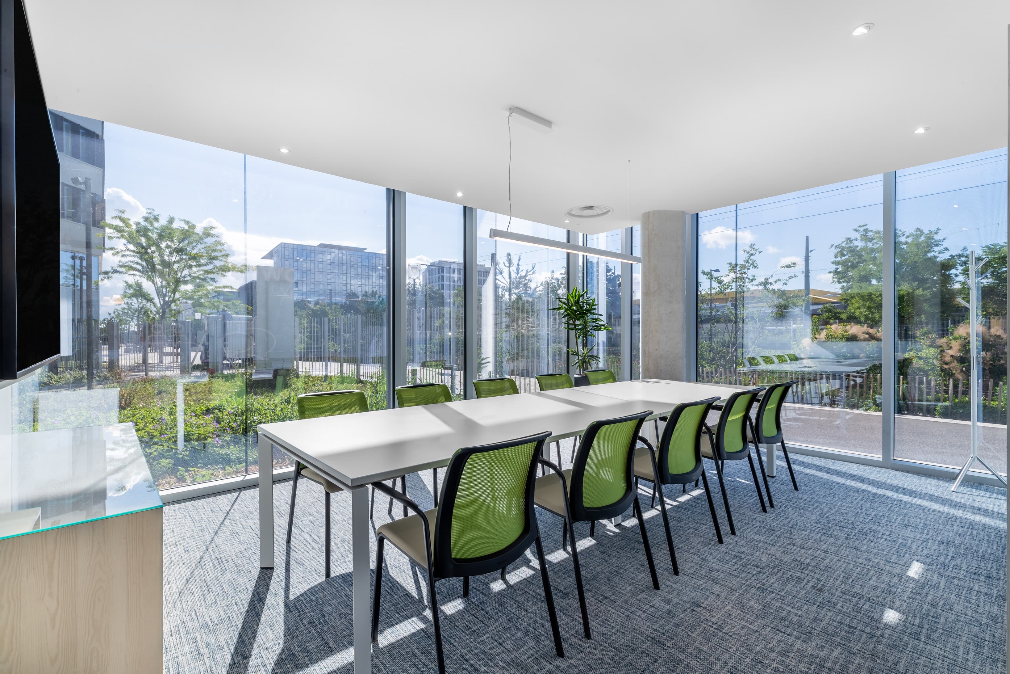 VILLEURBANNE, Carré de Soie image 6 VILLEURBANNE, Carré de Soie image 6