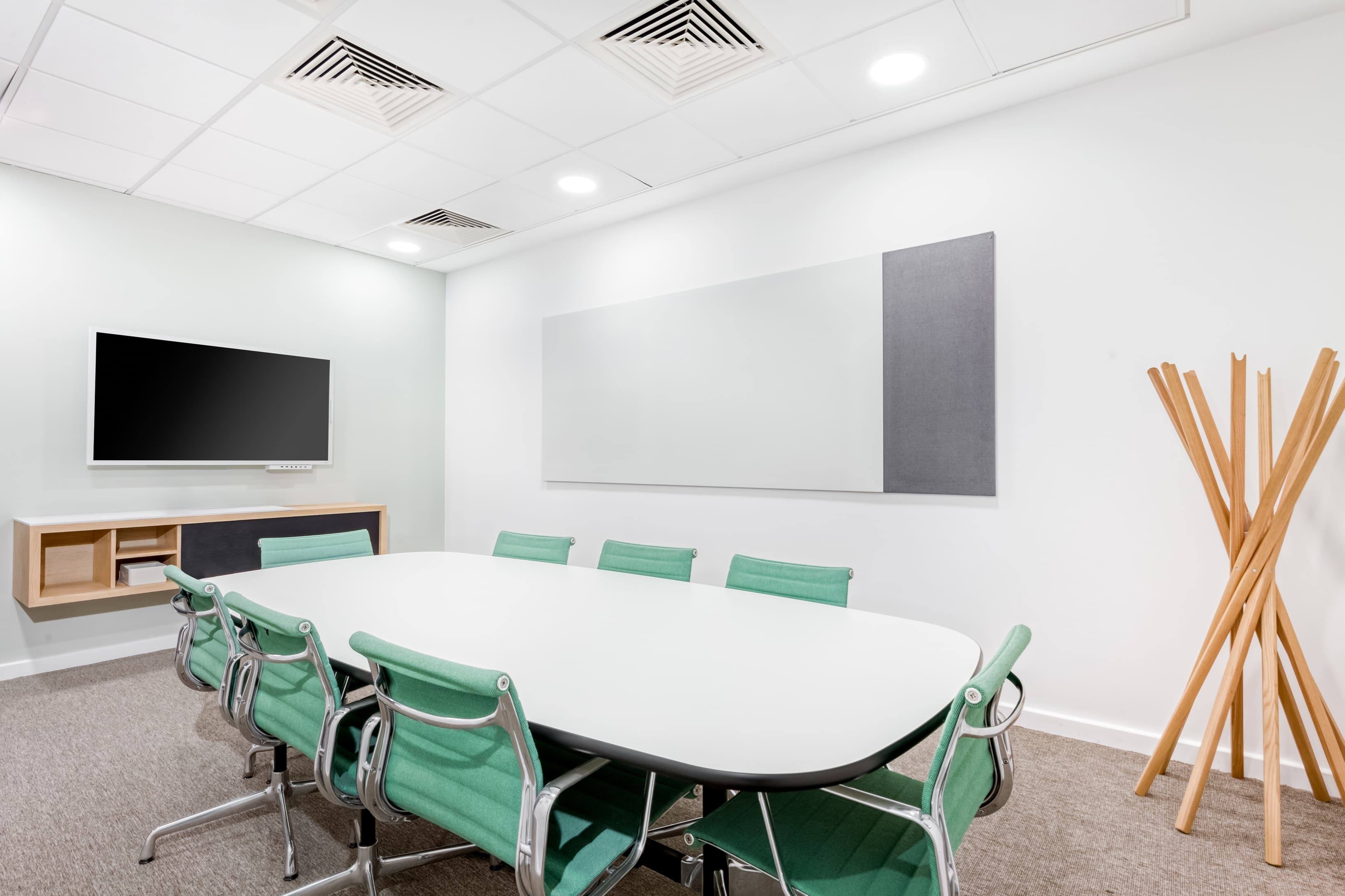 London, Sutton Point image 3