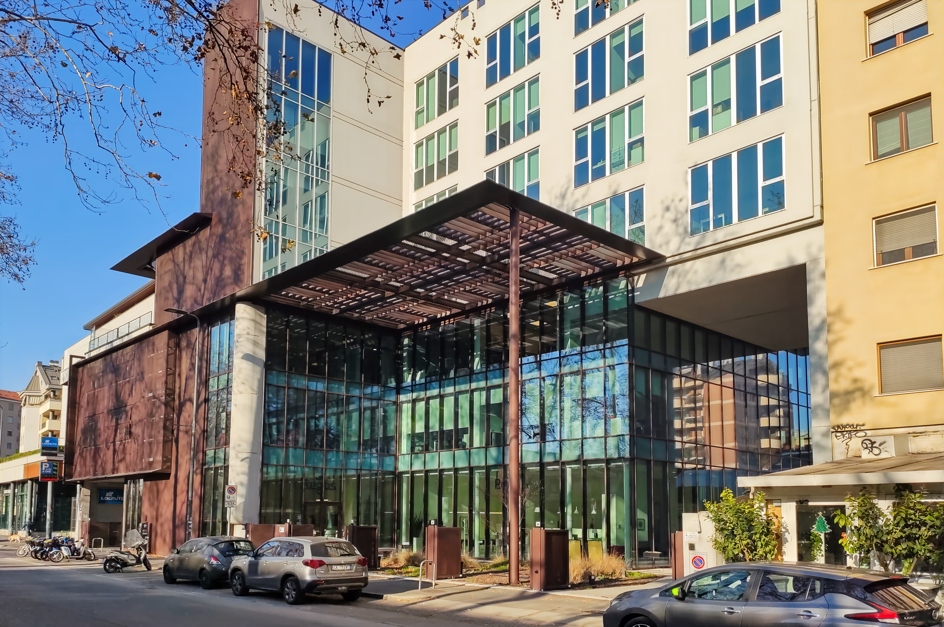 Milan, Viale Cassala 57 image 3