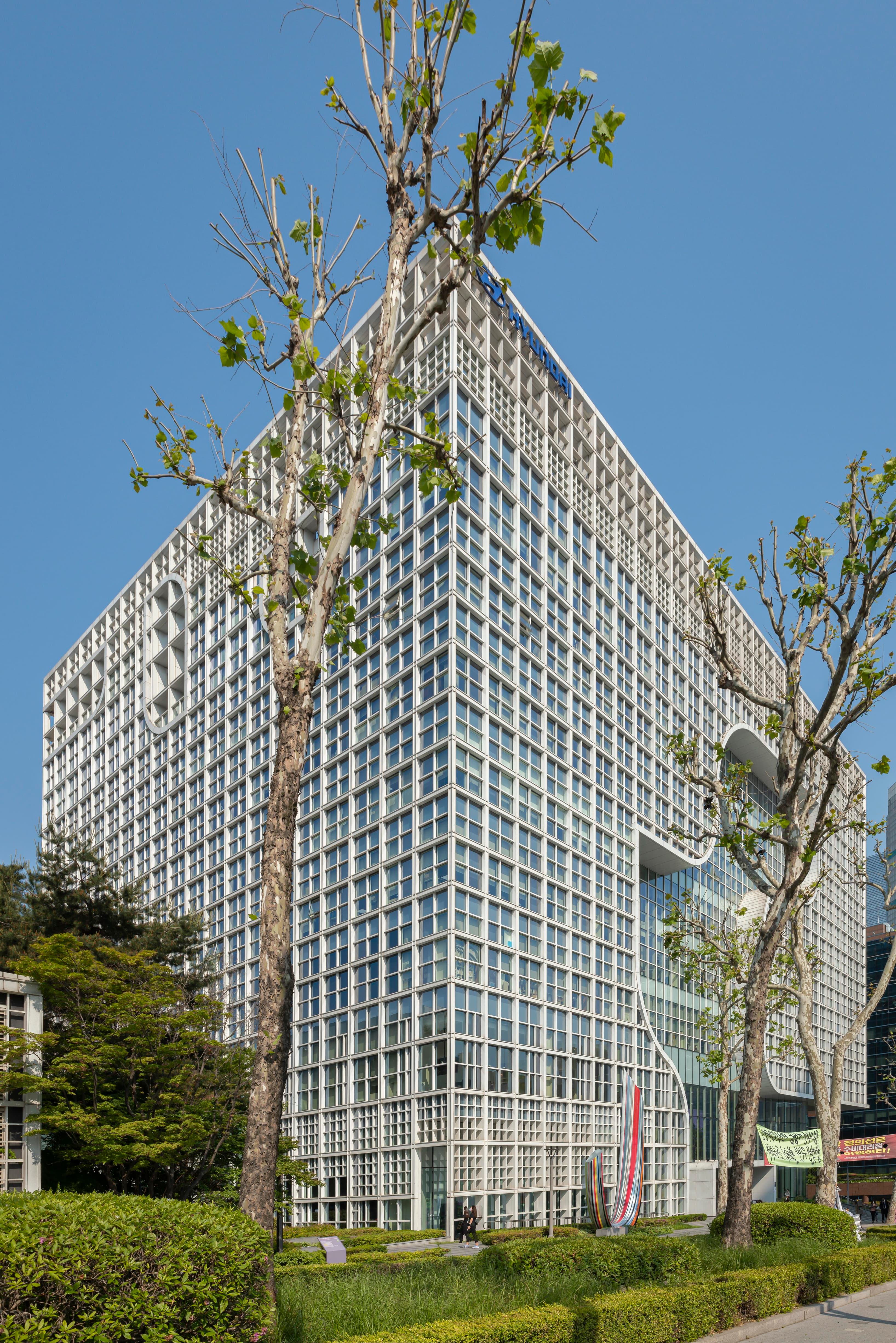 Seoul, Spaces Autoway Tower image 3