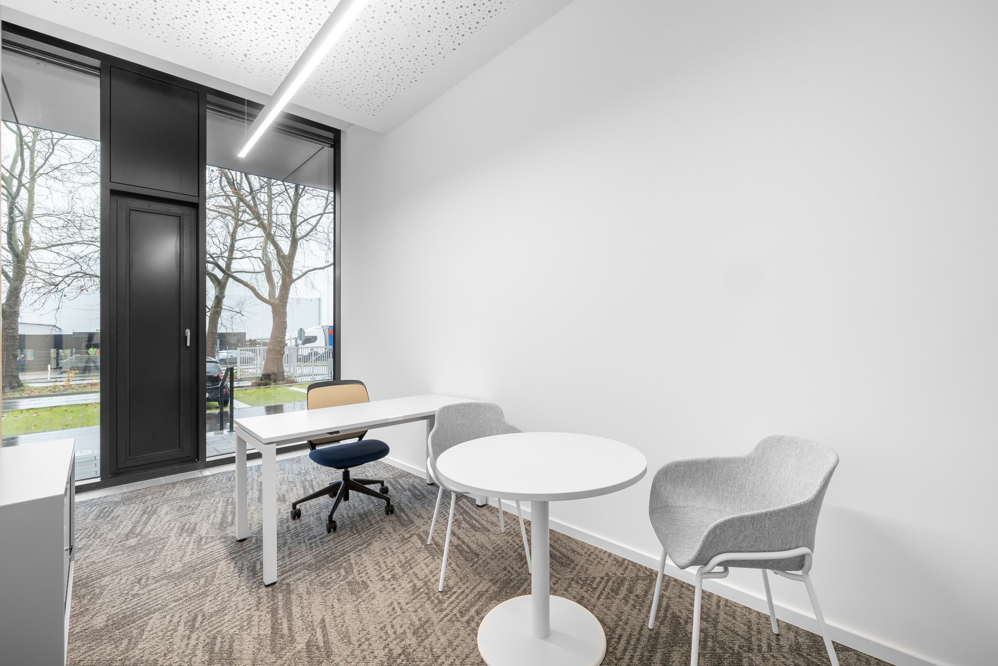 DUSSELDORF, Theo 105 image 9