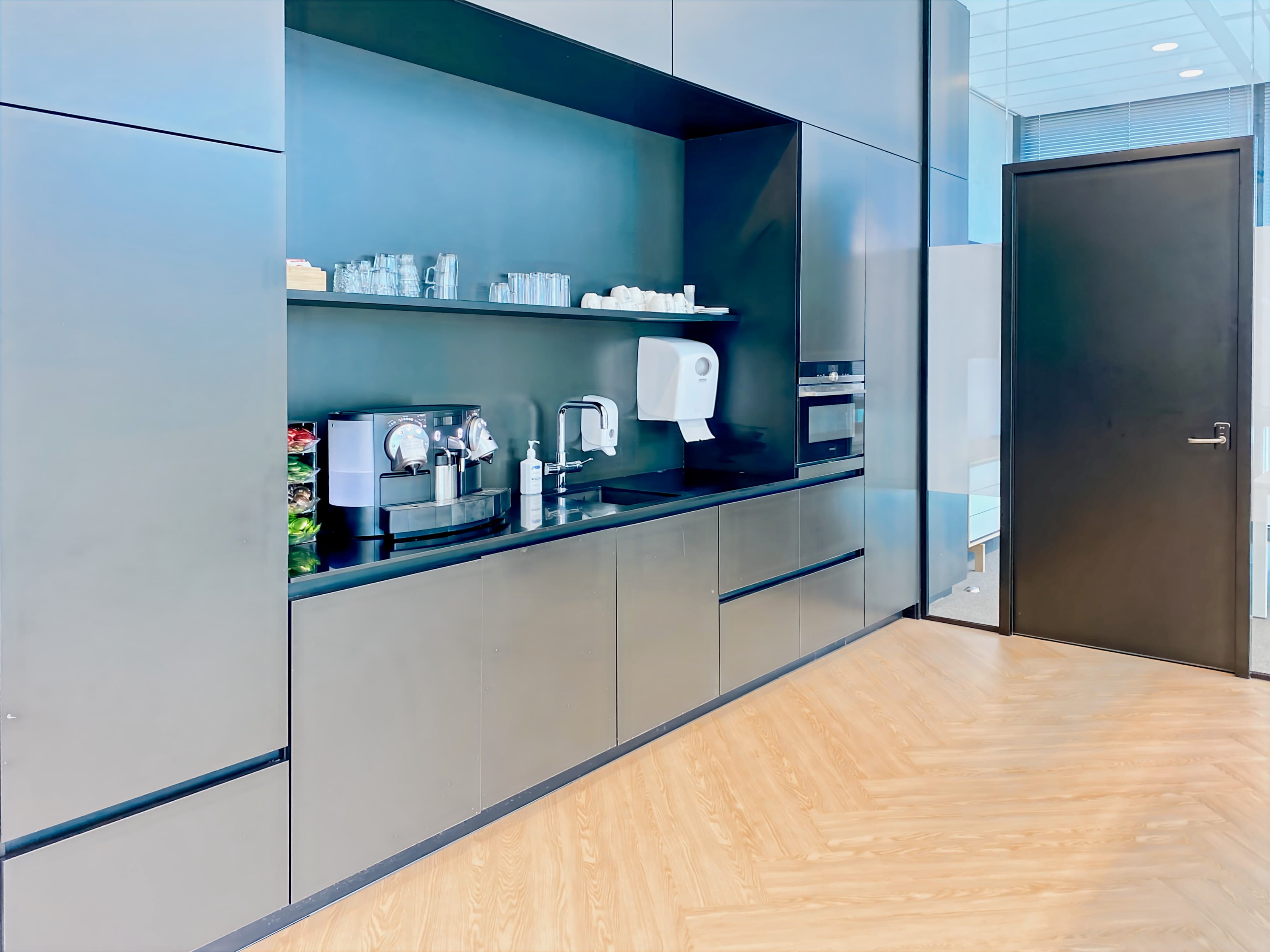 AMSTERDAM, TOO Diana BC image 5