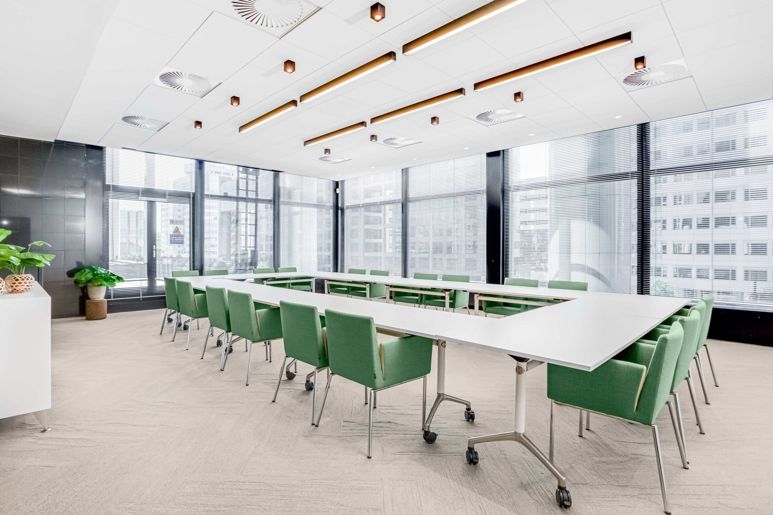 ROTTERDAM, TOO Delftse Poort image 3