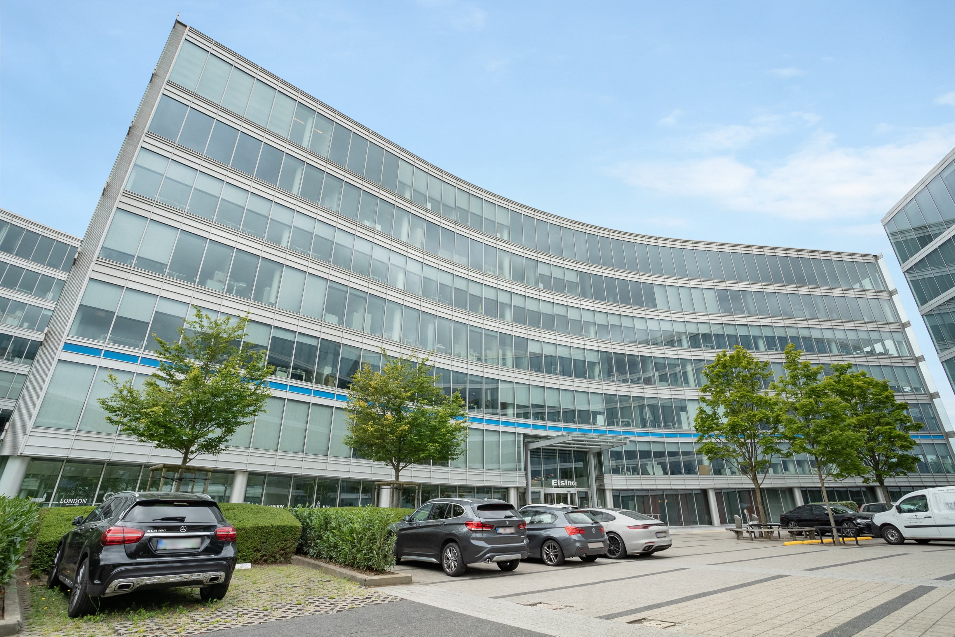 BRUSSEL, TOO Brussels Airport image 5