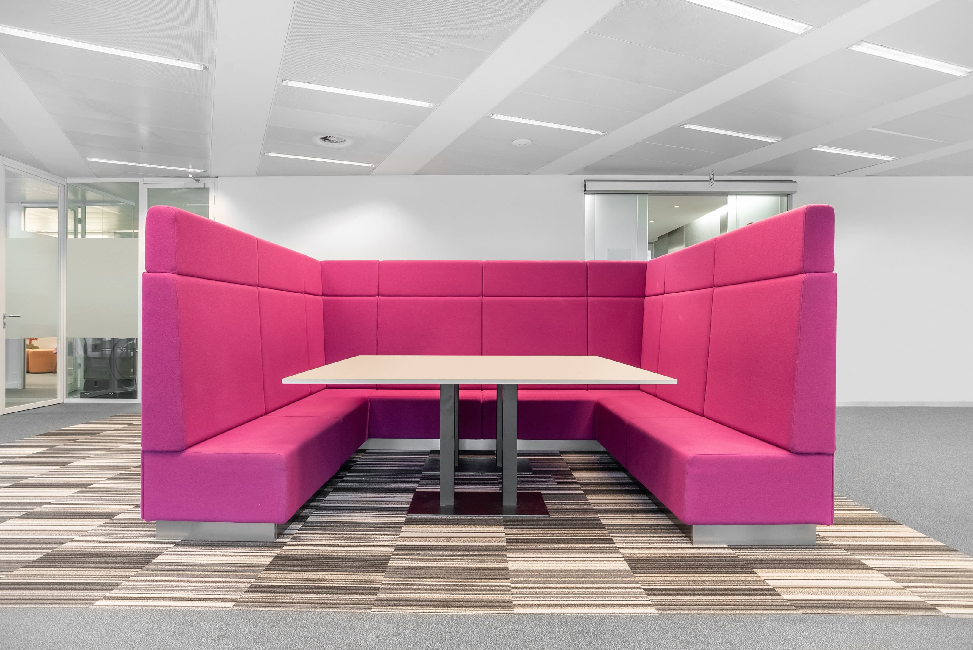 BRUSSEL, TOO Brussels Airport image 7