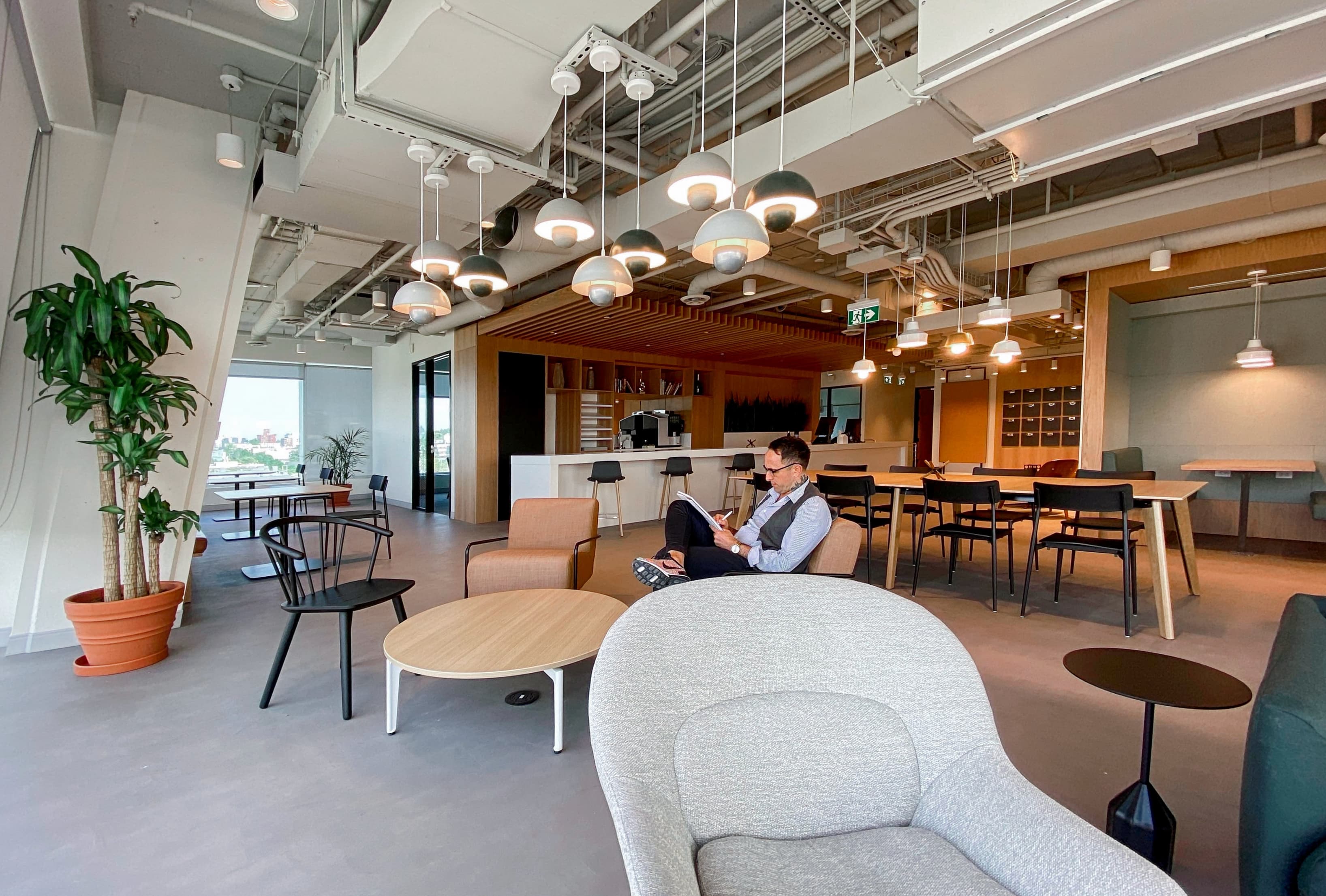 BC, Vancouver - 525 West 8th Avenue image 3