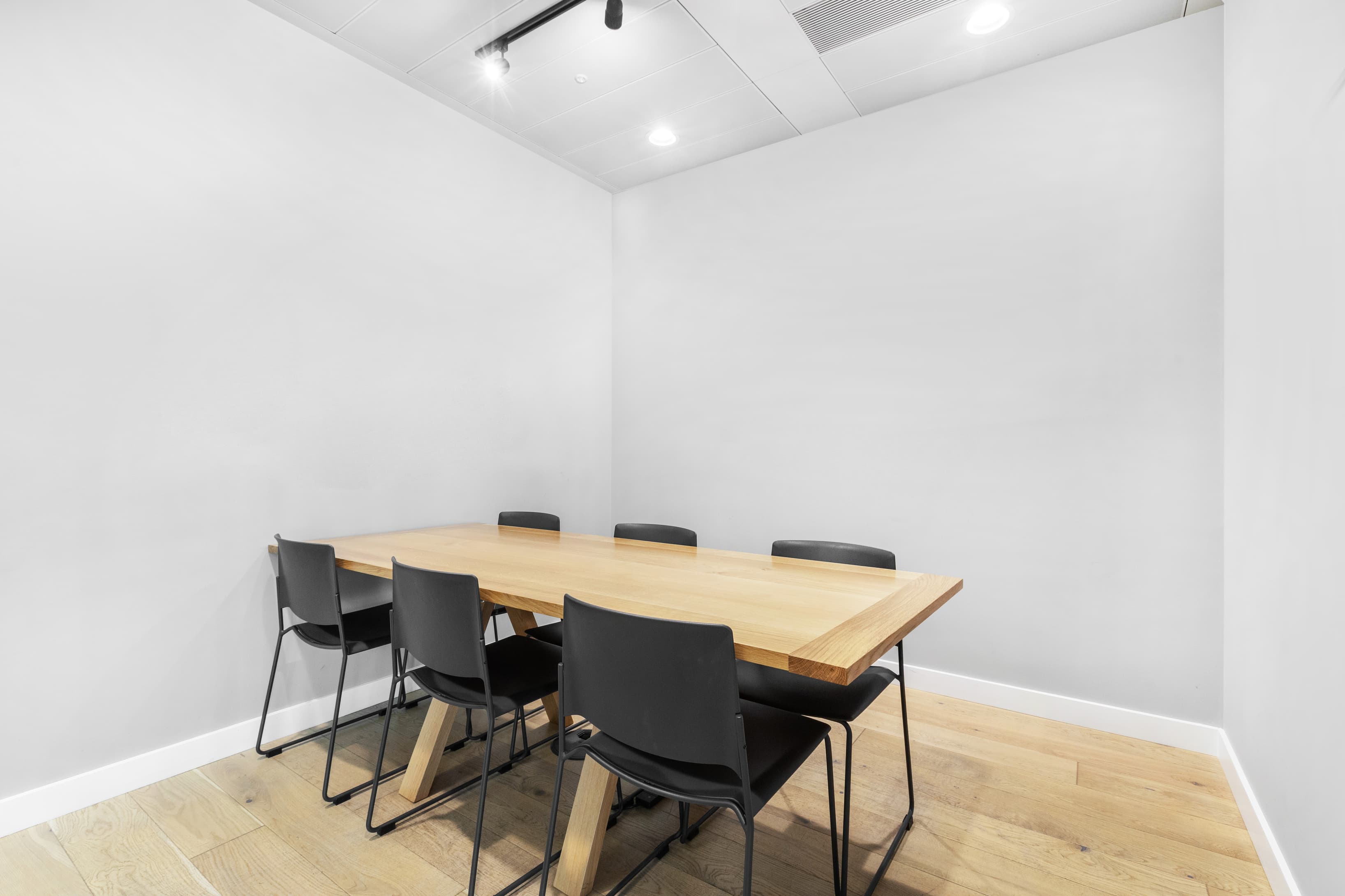 LONDON, Central Working White City image 5 LONDON, Central Working White City image 5