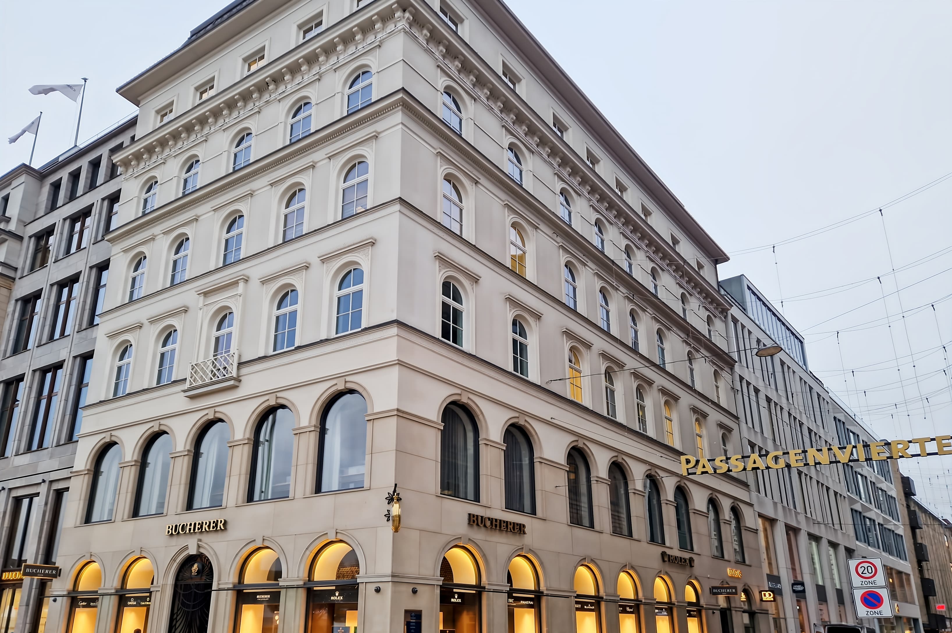 HAMBURG, SIGNATURE Jungfernstieg image 3