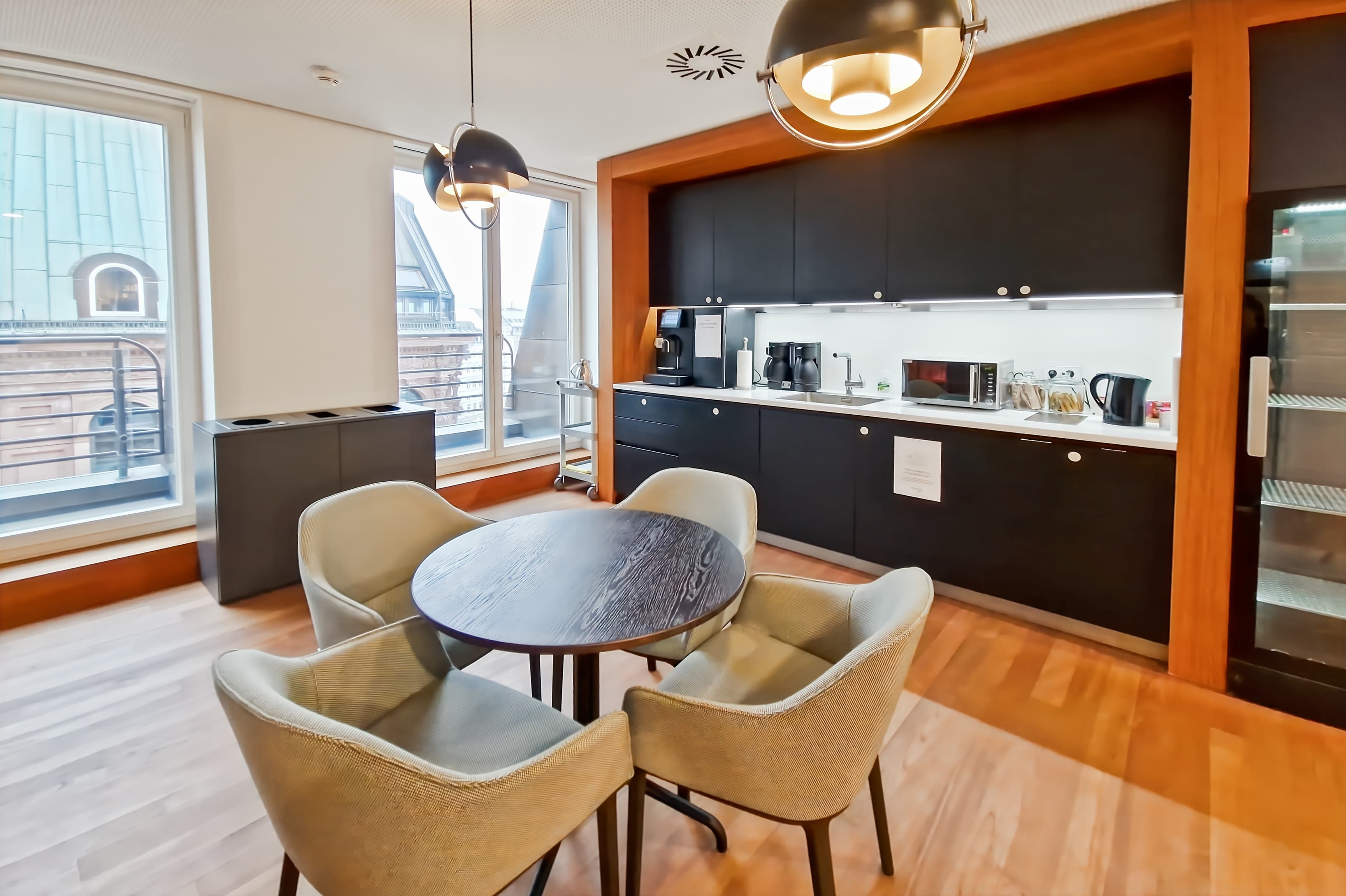 HAMBURG, SIGNATURE Jungfernstieg image 8