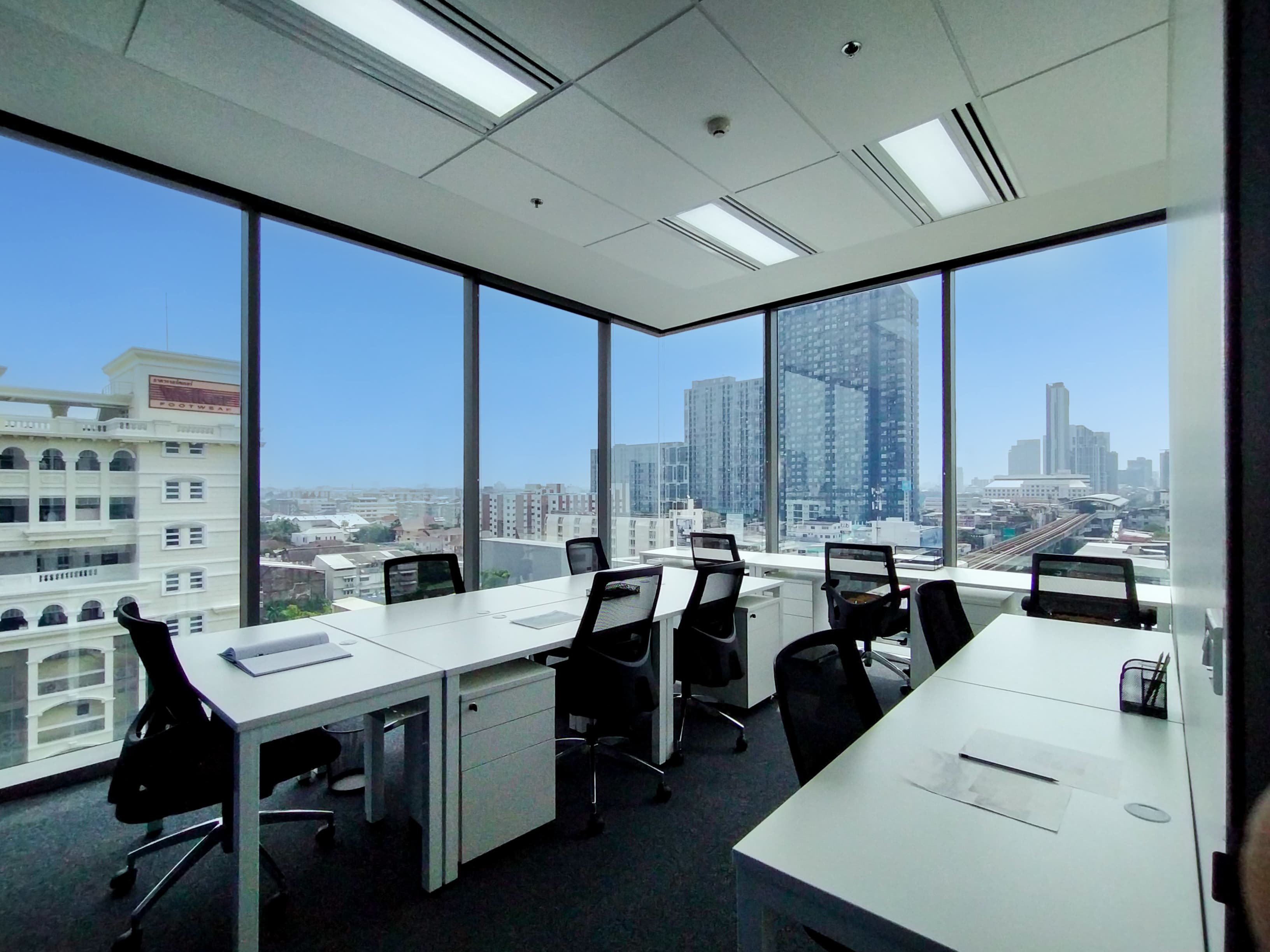 Bangkok, Sukhumvit Hills image 5