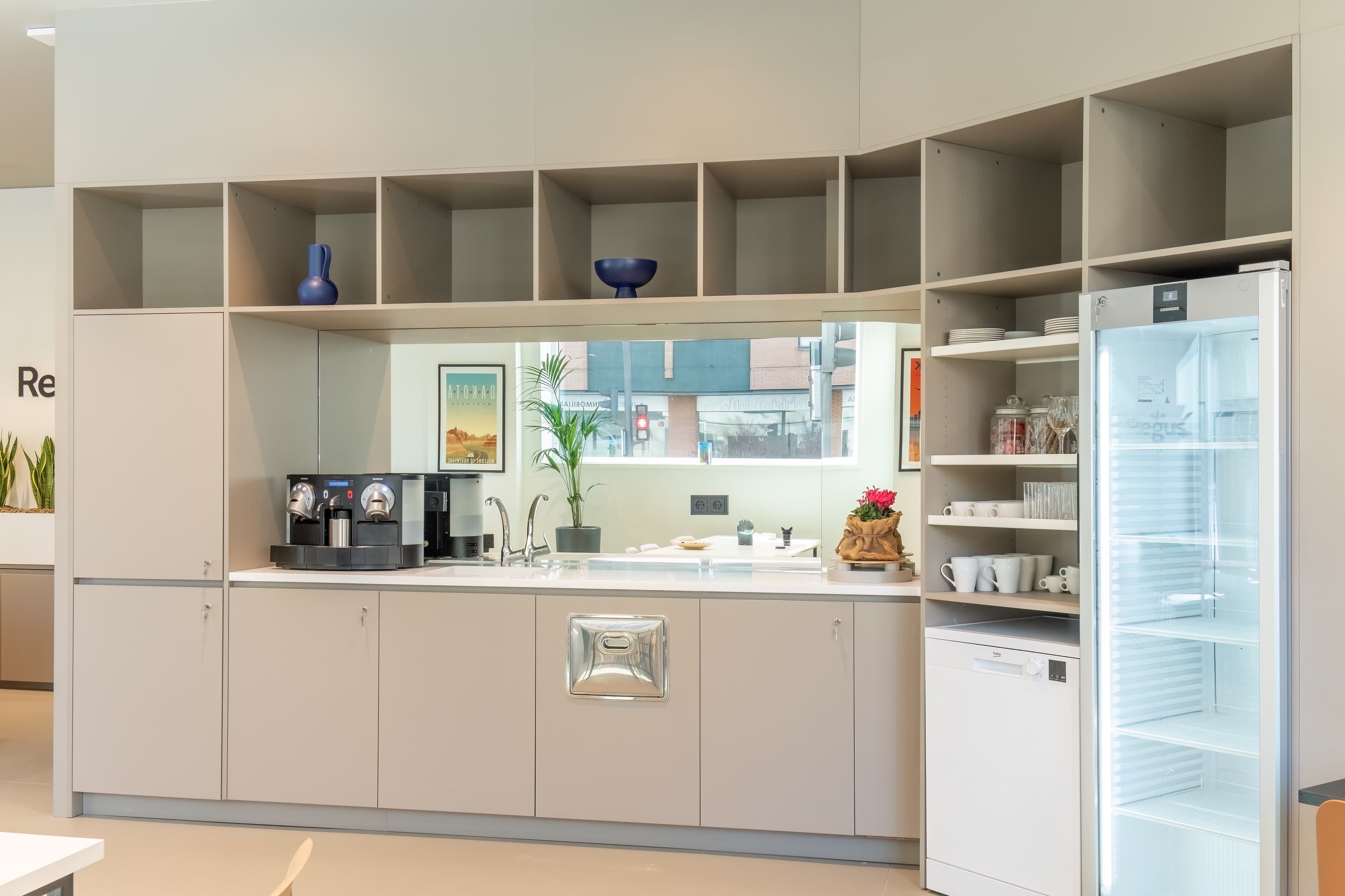 Logroño, Regus Las Gaunas image 4