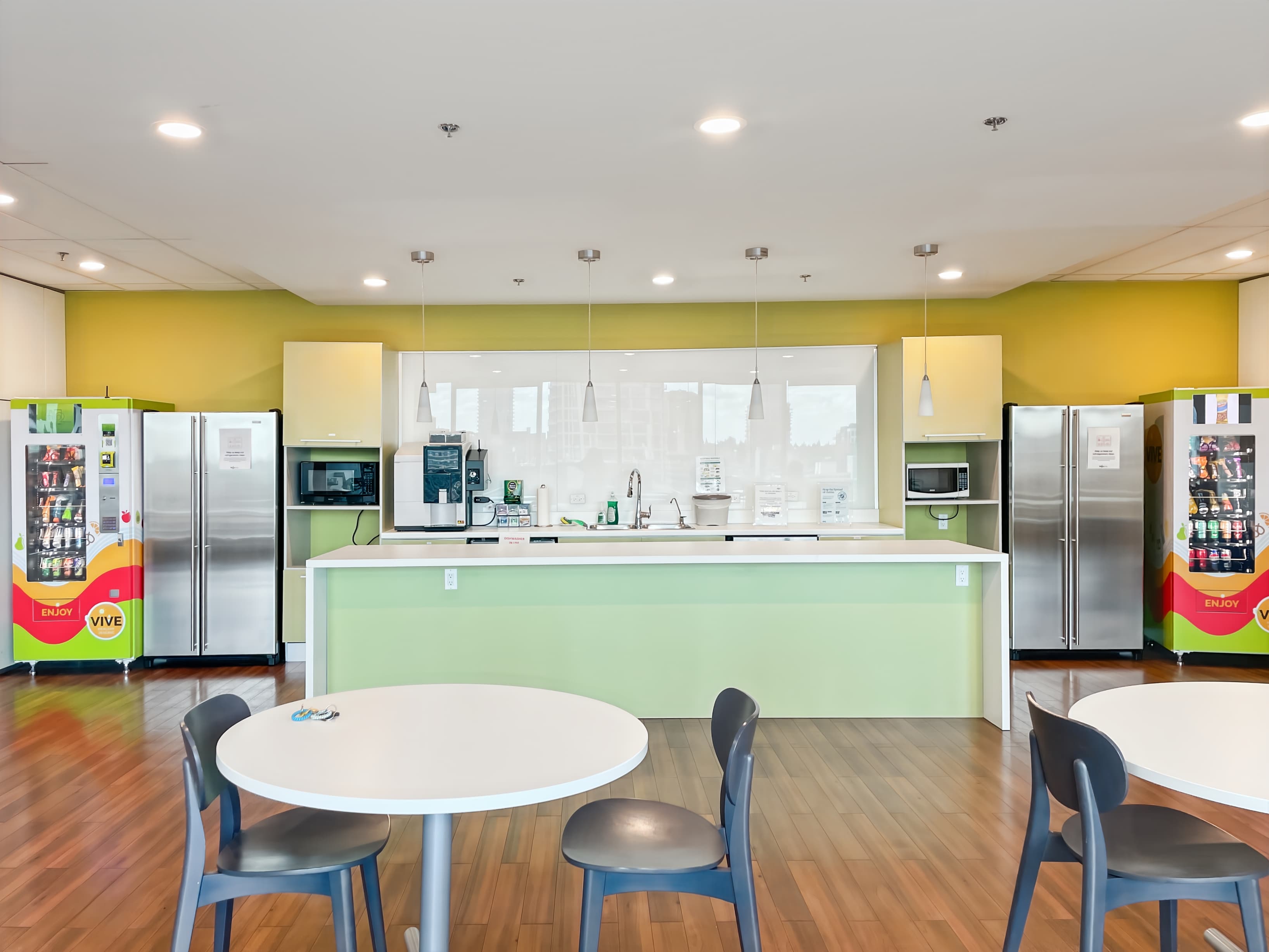 AB, Calgary - 903 8th Ave image 9