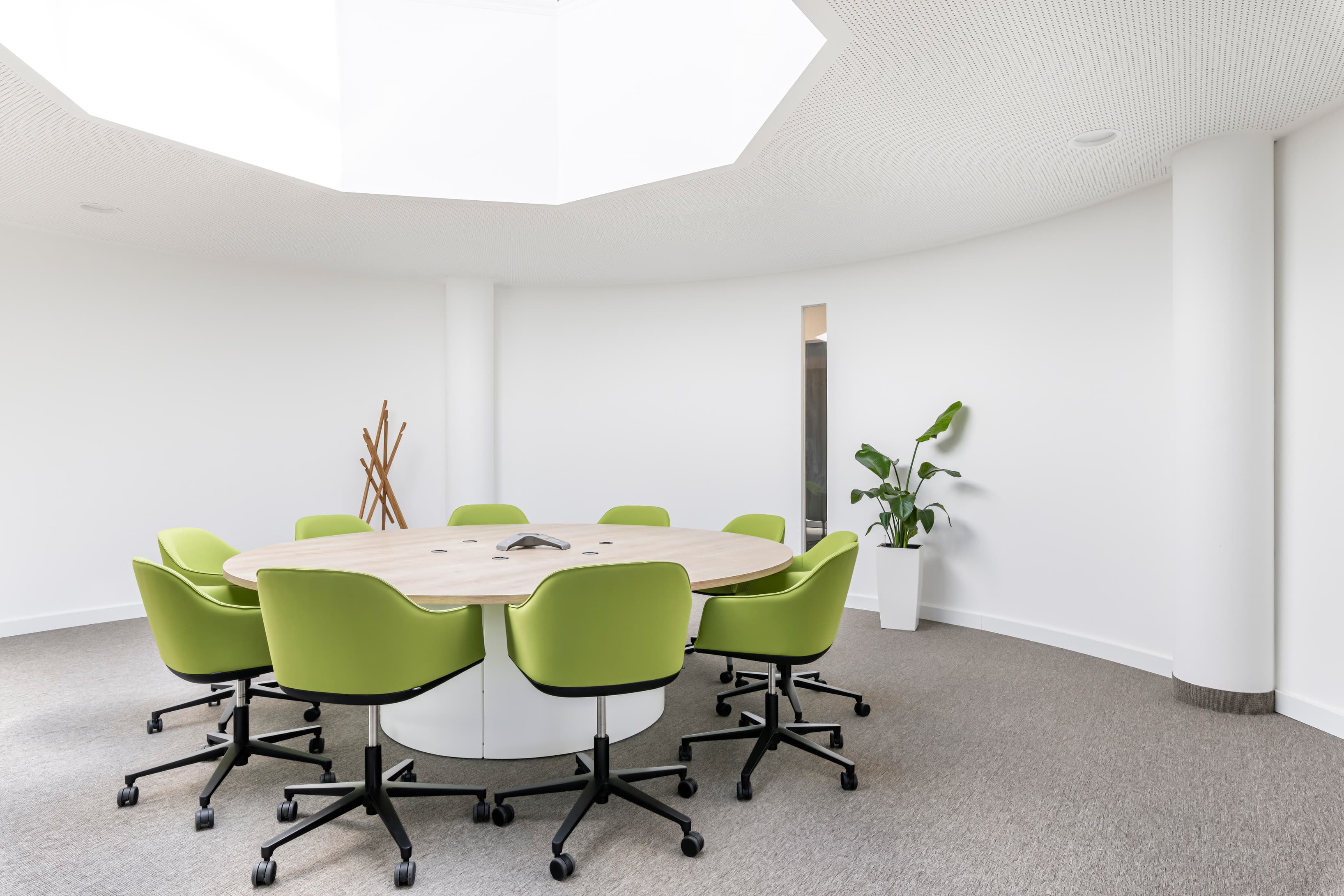 ISMANING, Docks Ismaning image 1