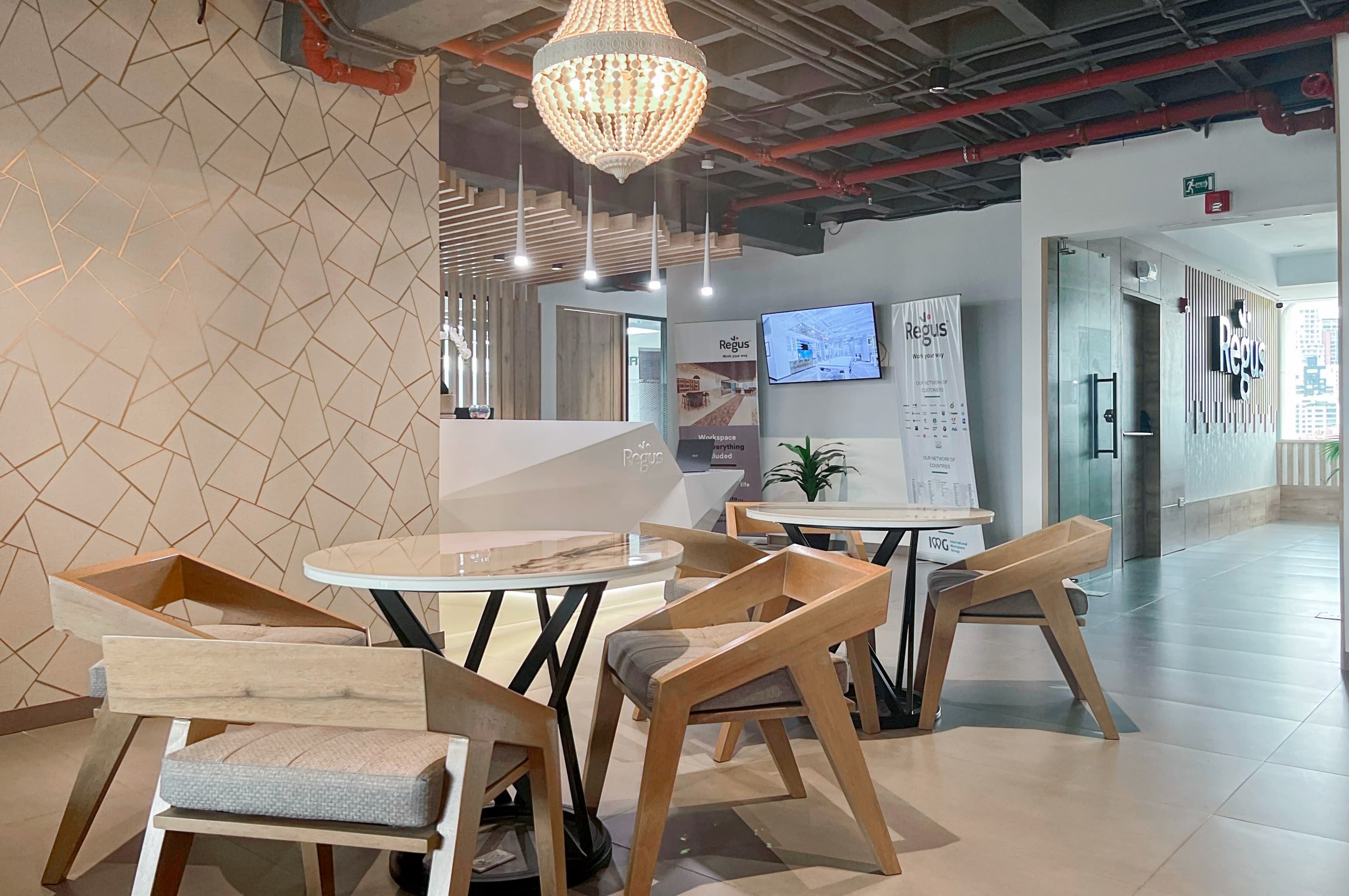 ECUADOR, Quito, Edificio Carolina Millenium image 3 ECUADOR, Quito, Edificio Carolina Millenium image 3