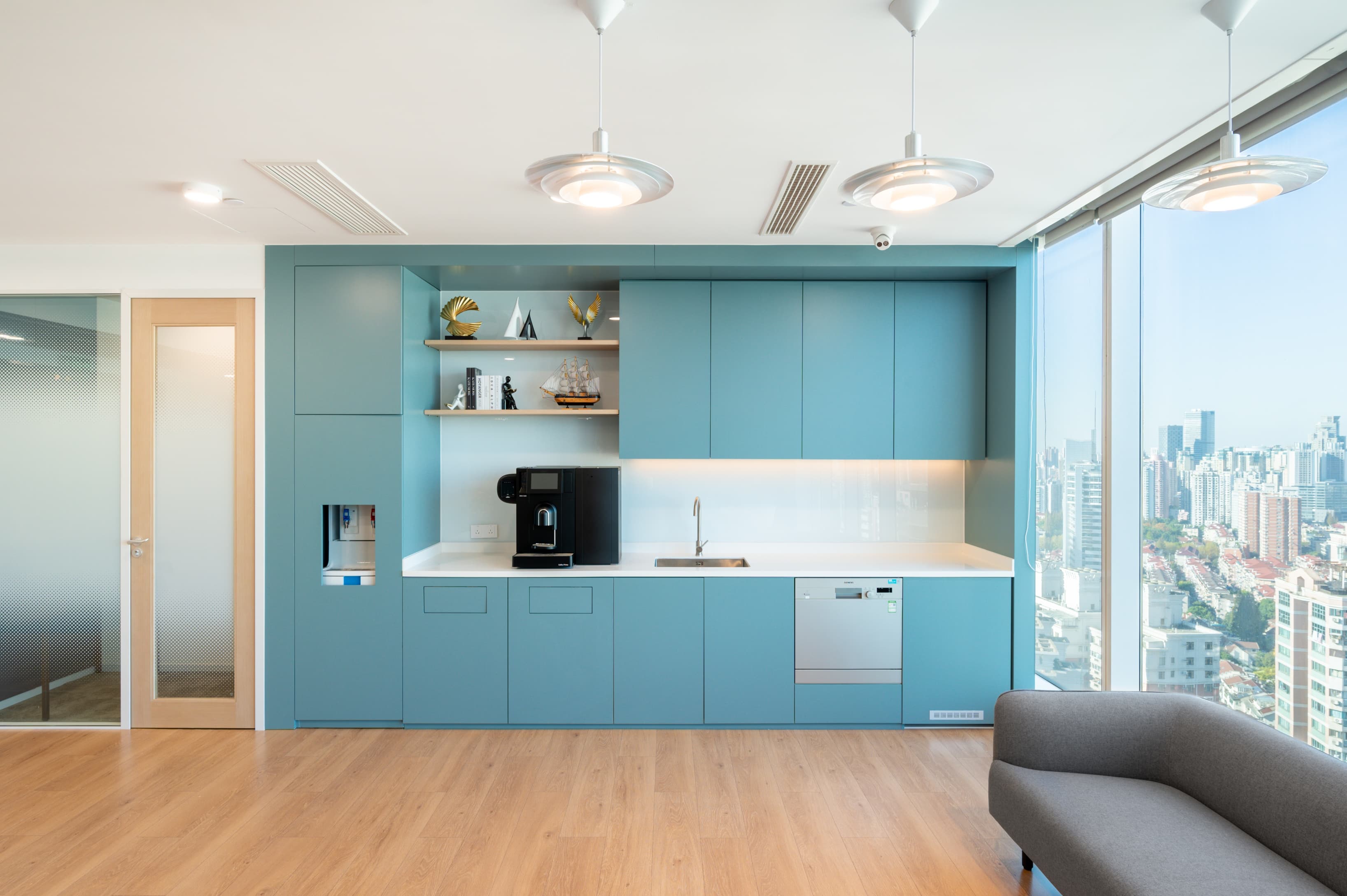 Shanghai, The Crest image 2 Shanghai, The Crest image 2