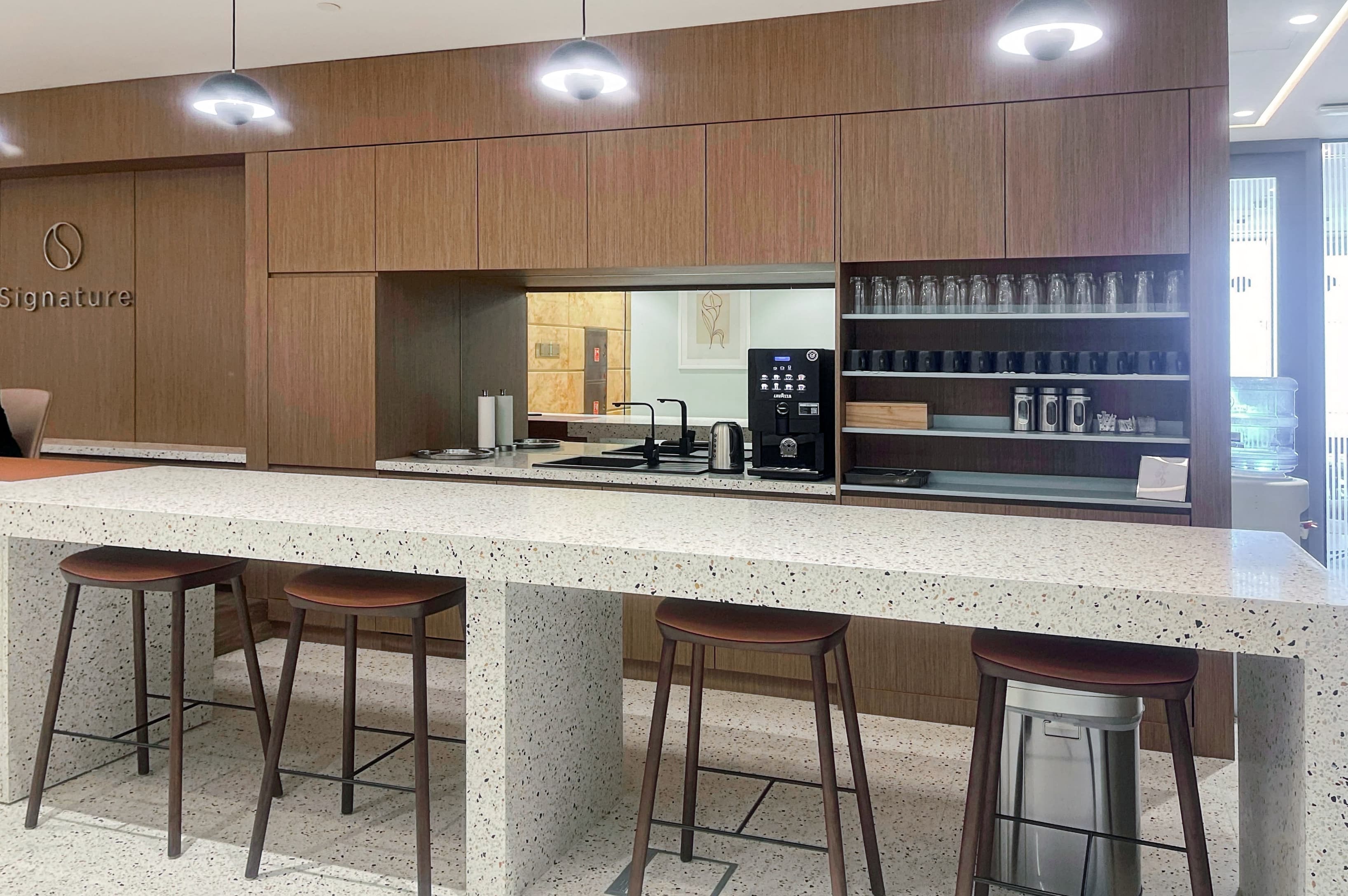 Signature Al Maqam Tower ADGM image 10