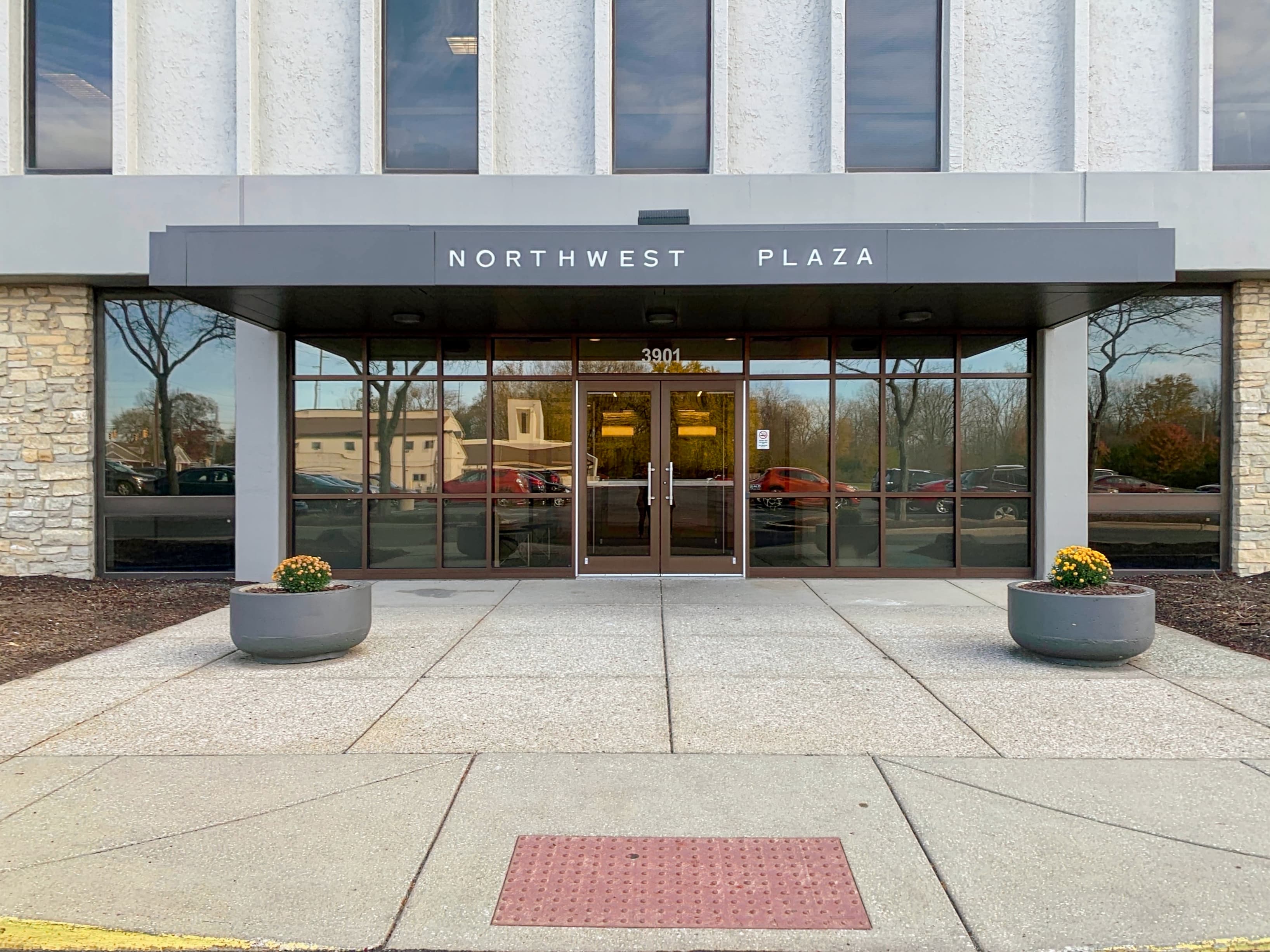 IN, Indianapolis - W 86th St. image 14