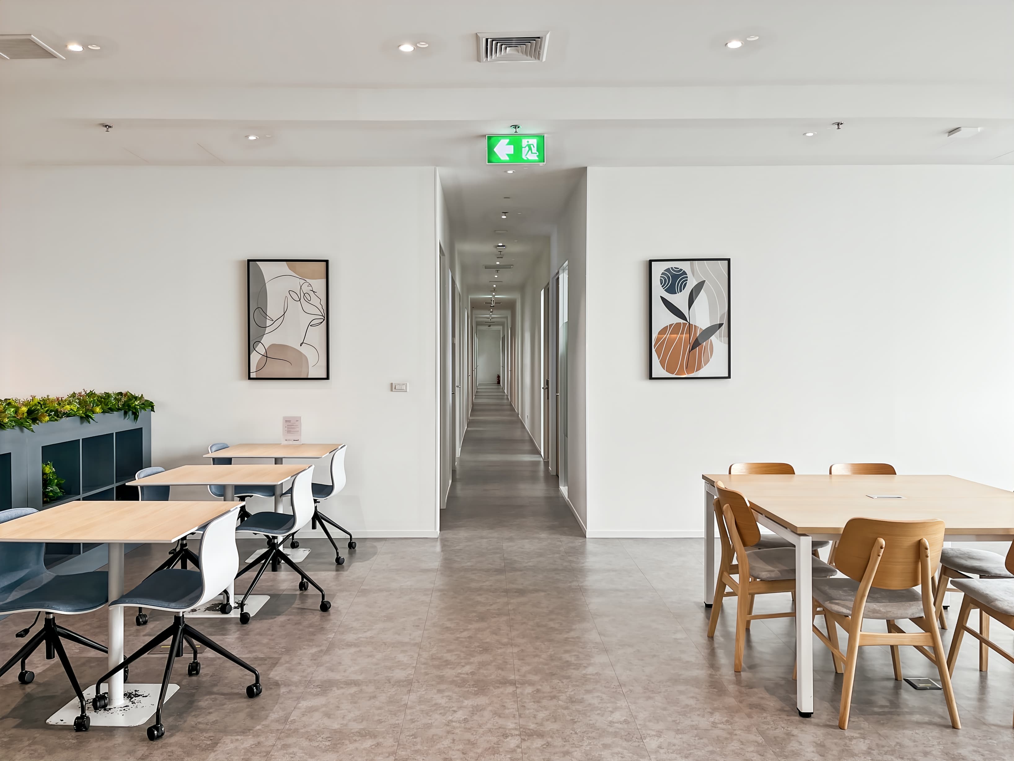 Bangkok, WHA Tower image 10