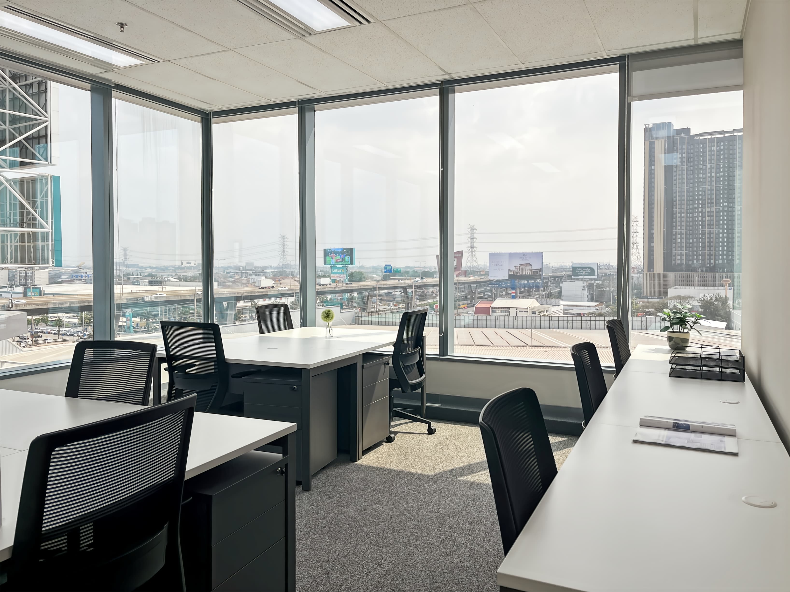 Bangkok, WHA Tower image 9