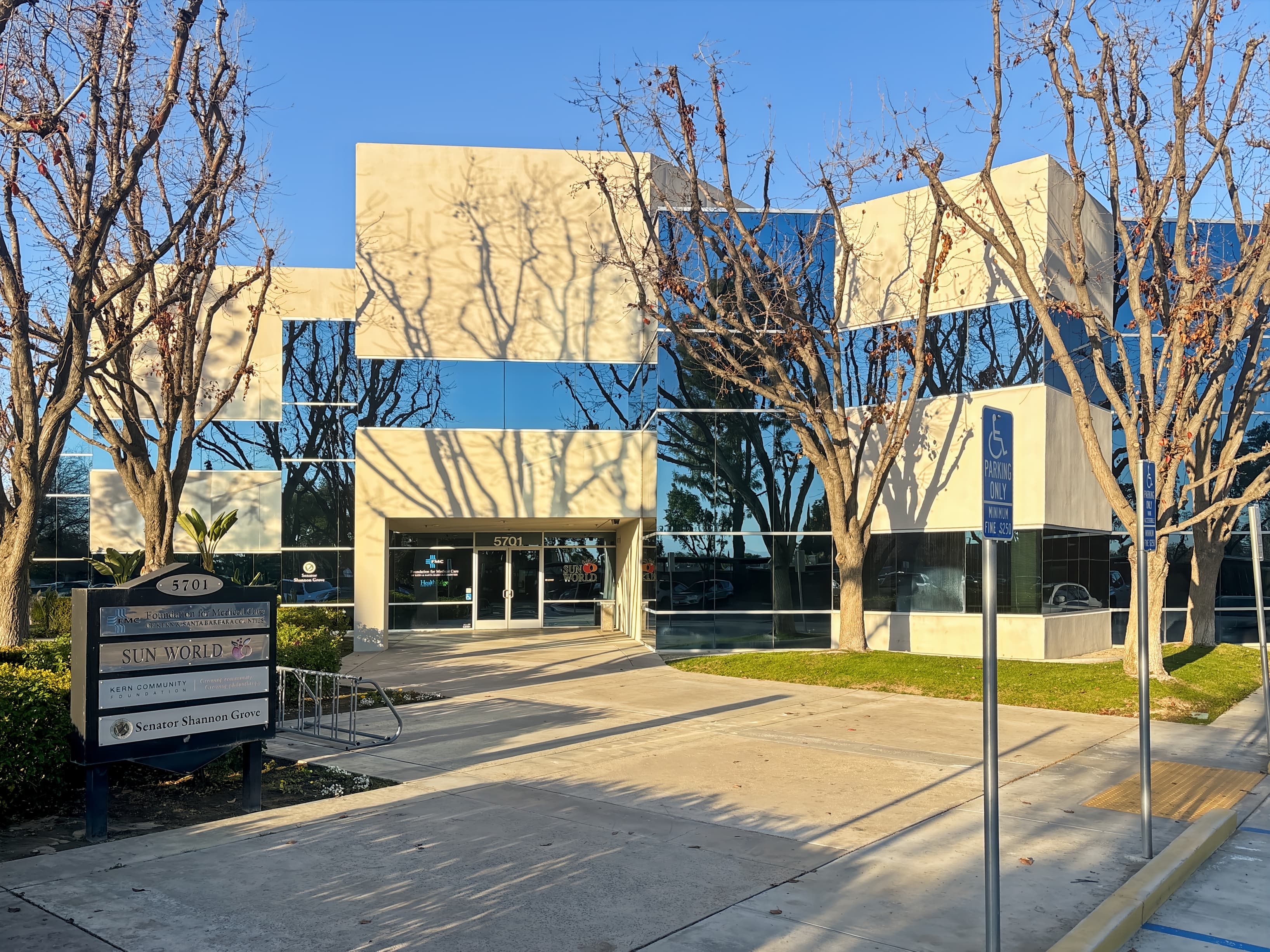 CA, Bakersfield - Truxtun Ave. image 8 CA, Bakersfield - Truxtun Ave. image 8