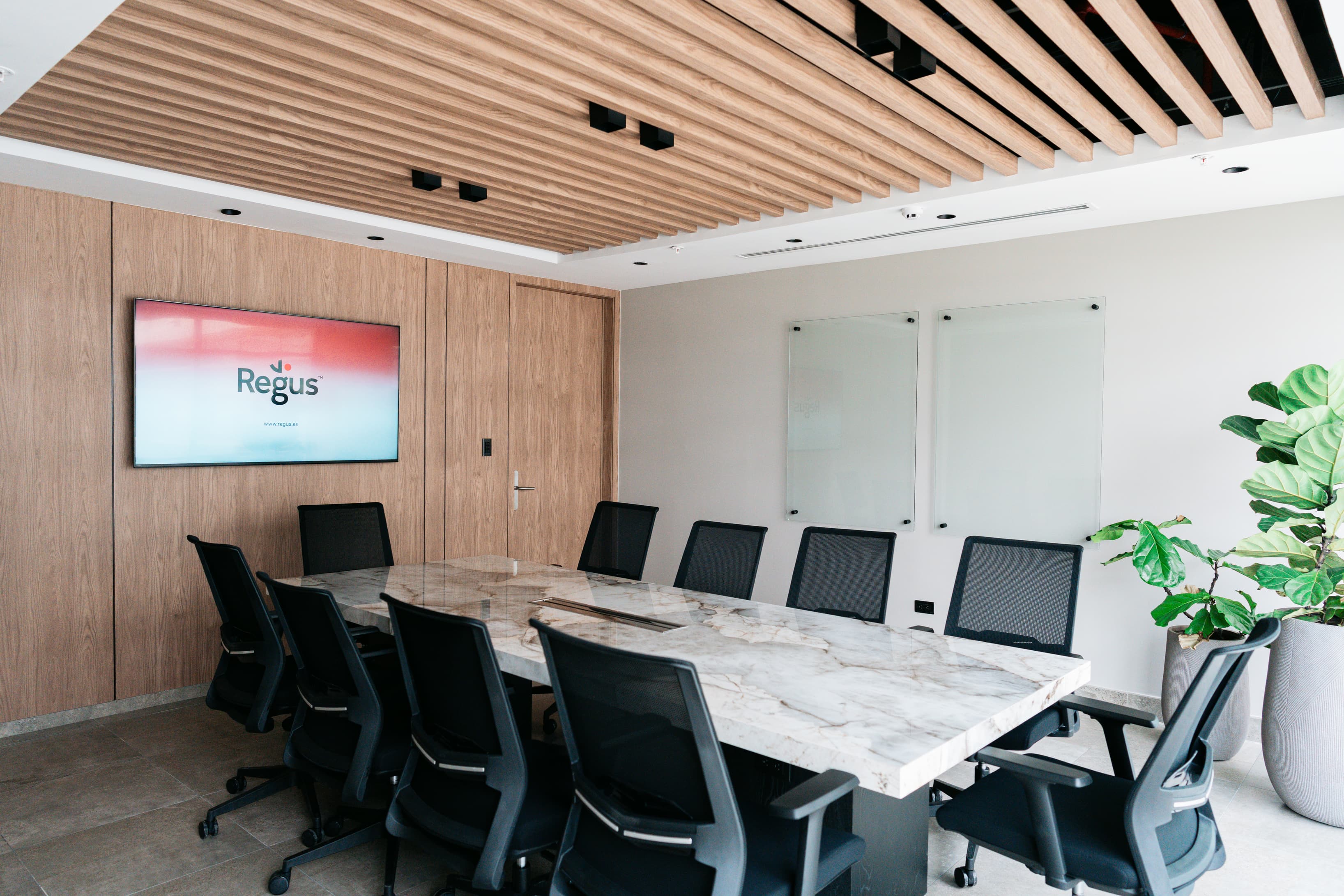 ECUADOR, Guayaquil, Los Arcos Plaza image 2 ECUADOR, Guayaquil, Los Arcos Plaza image 2