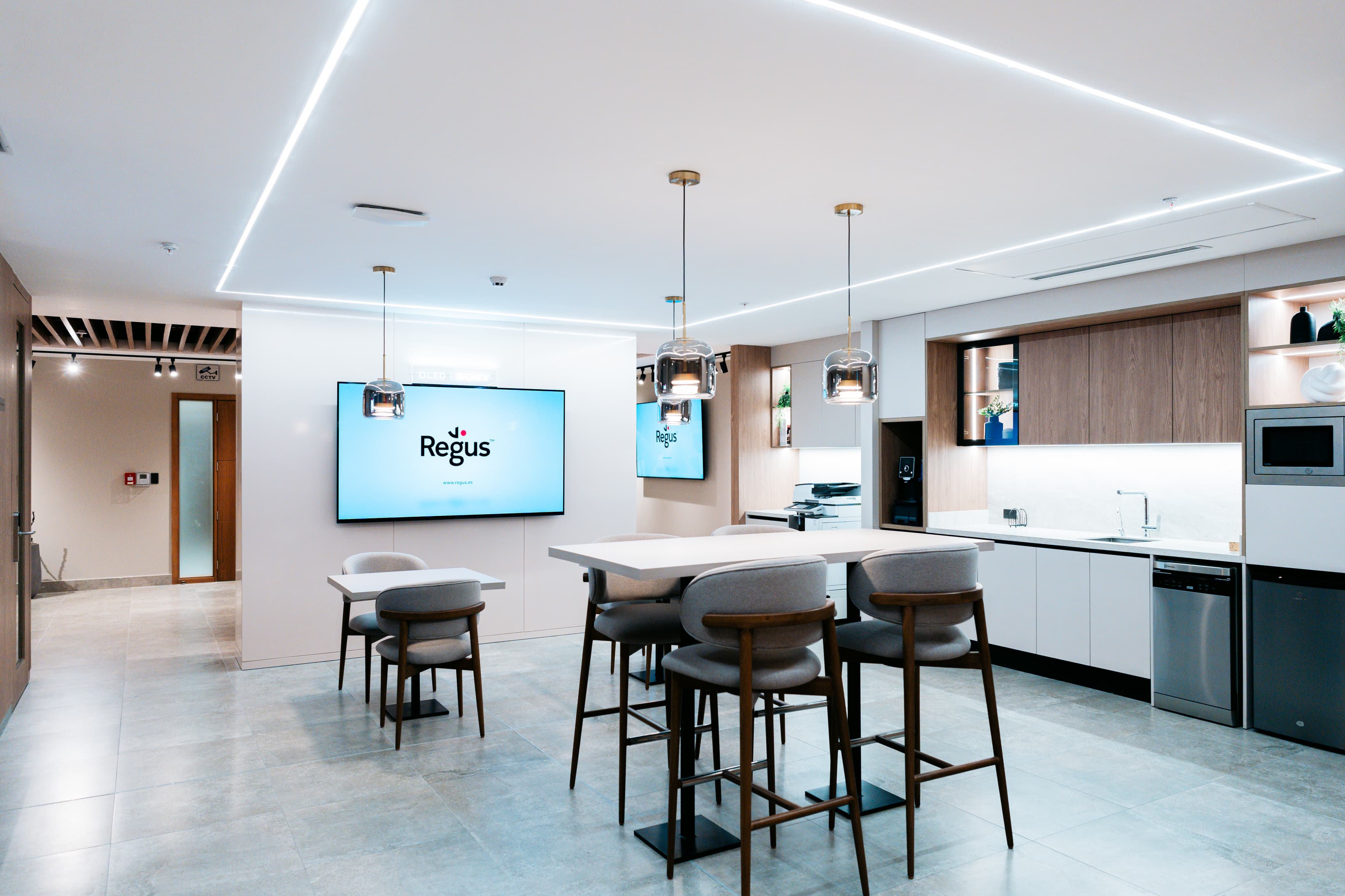 ECUADOR, Guayaquil, Los Arcos Plaza image 9 ECUADOR, Guayaquil, Los Arcos Plaza image 9