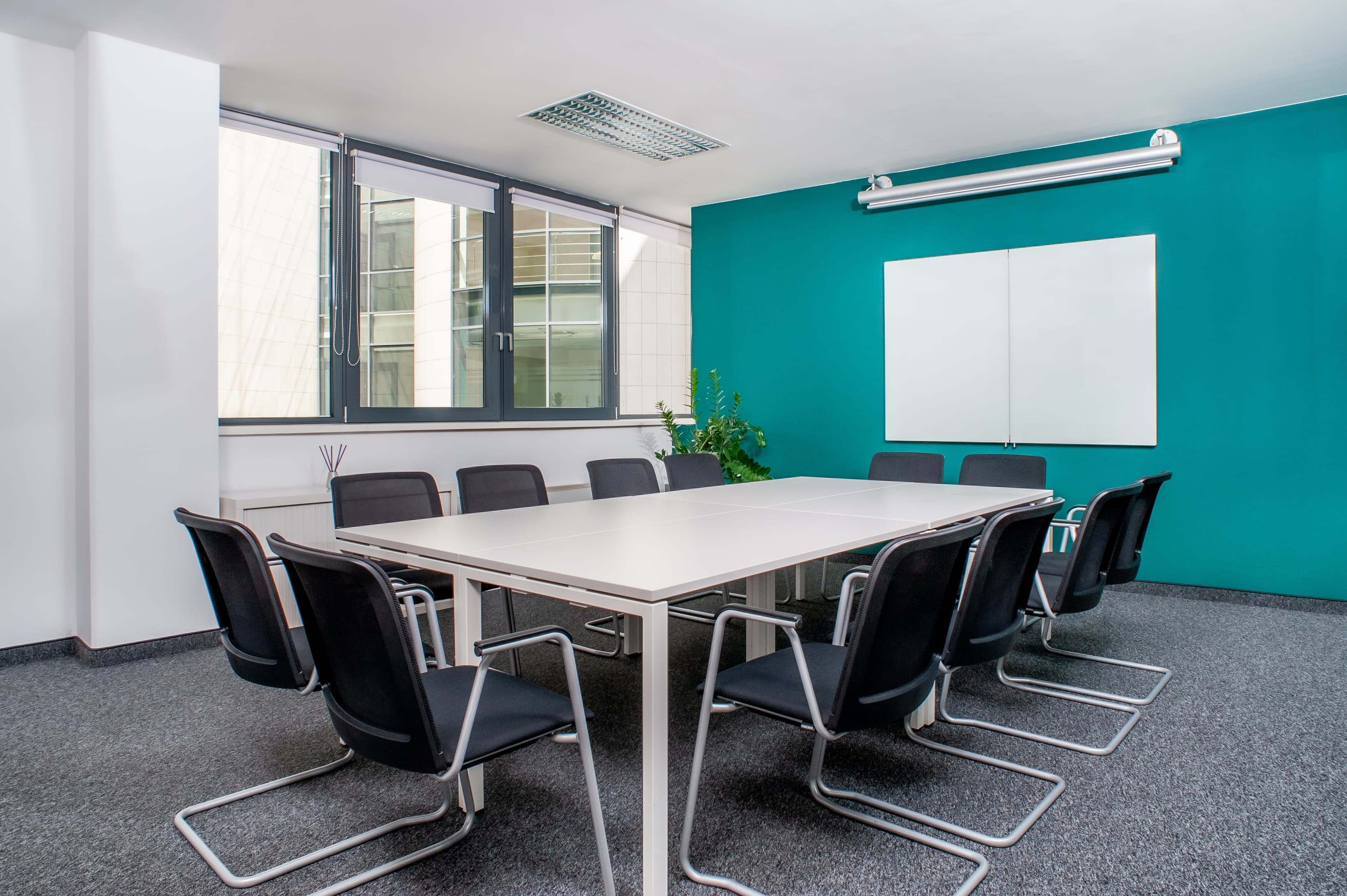 ZAGREB, City centre EUR image 6