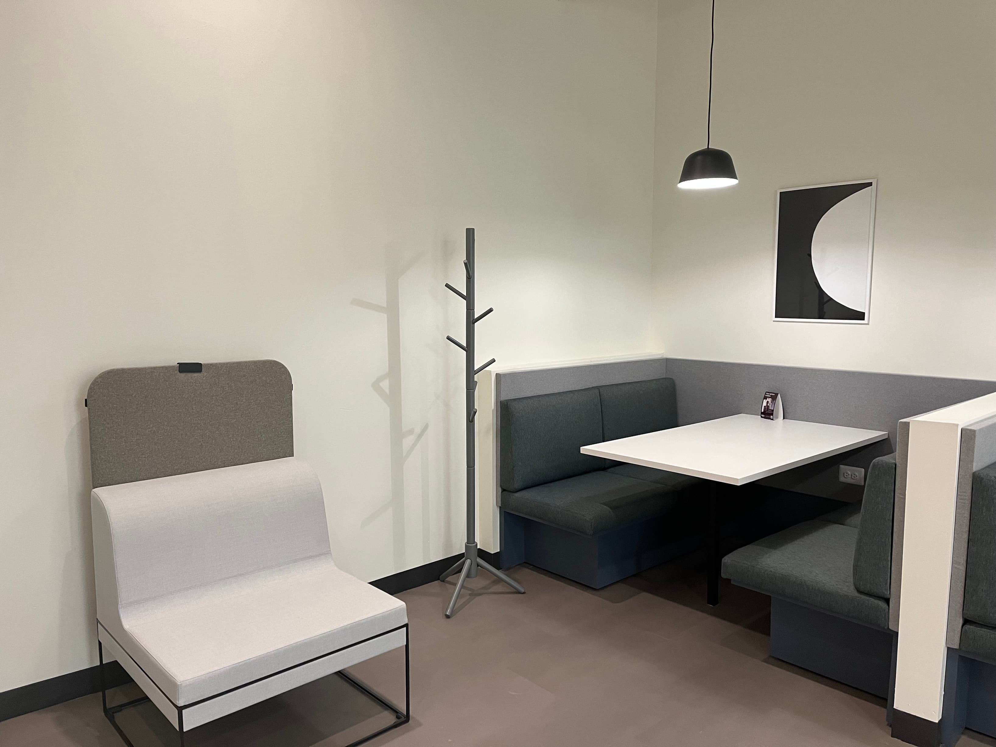 IL, Lisle - Corporate Lakes 1 image 4