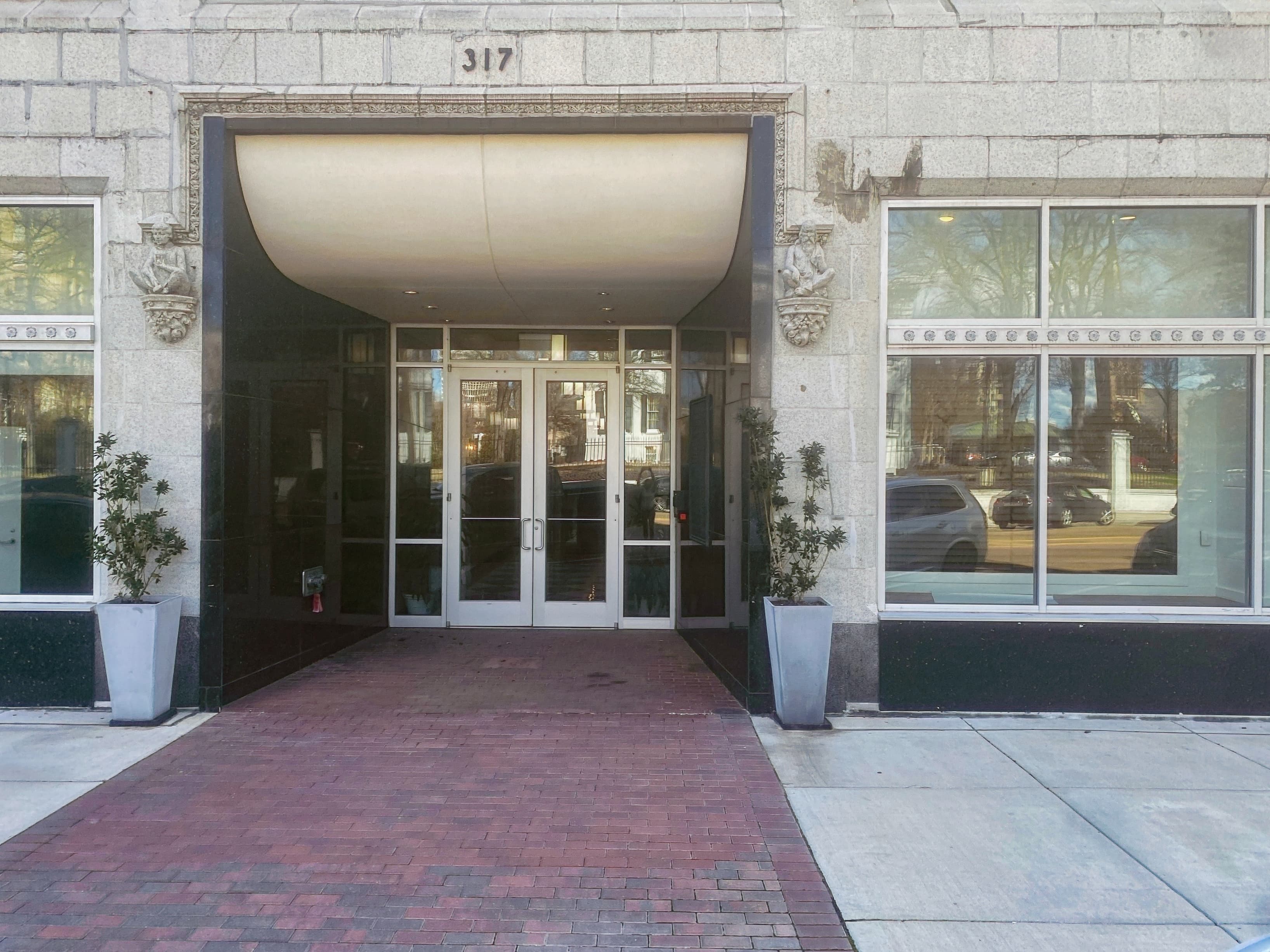 MS, Jackson - East Capitol St image 12