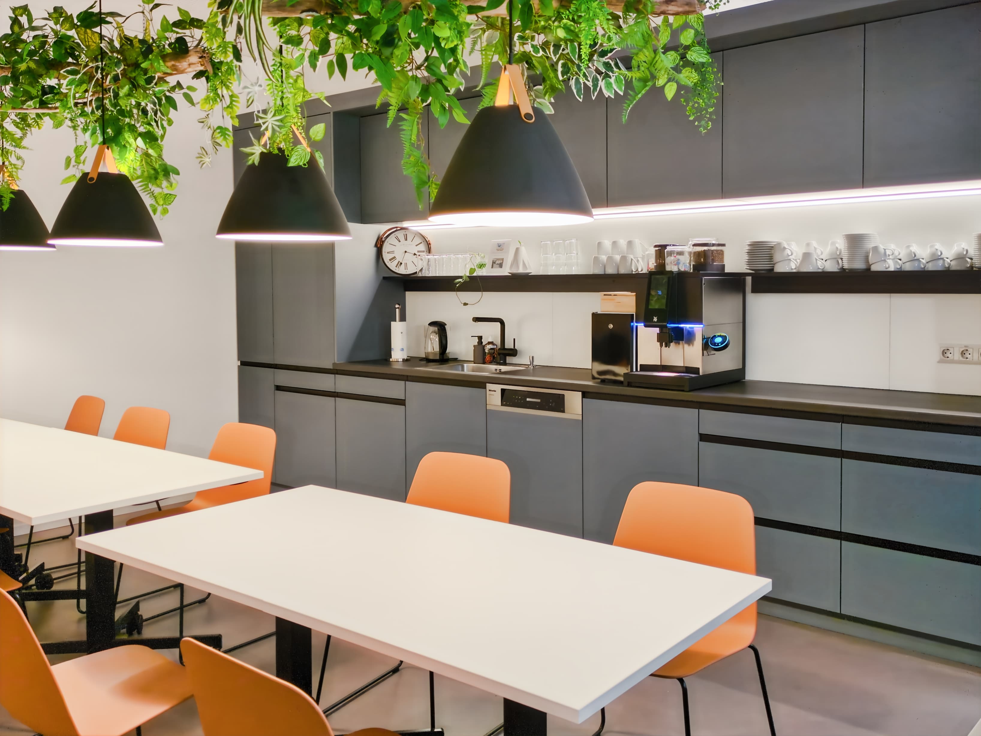 Klagenfurt, Modepark Röther image 11