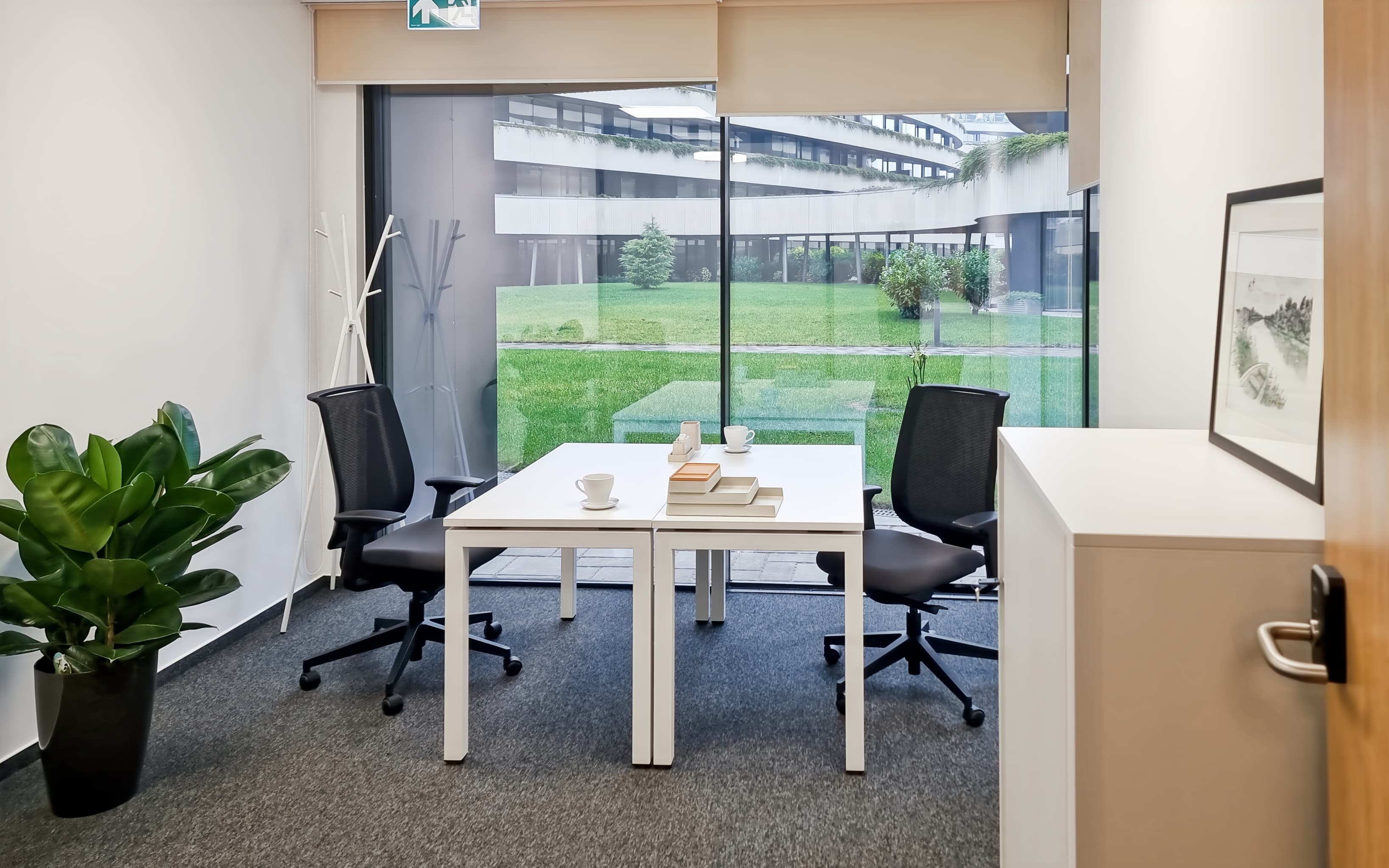 Szeged, Cedrus Offices image 11