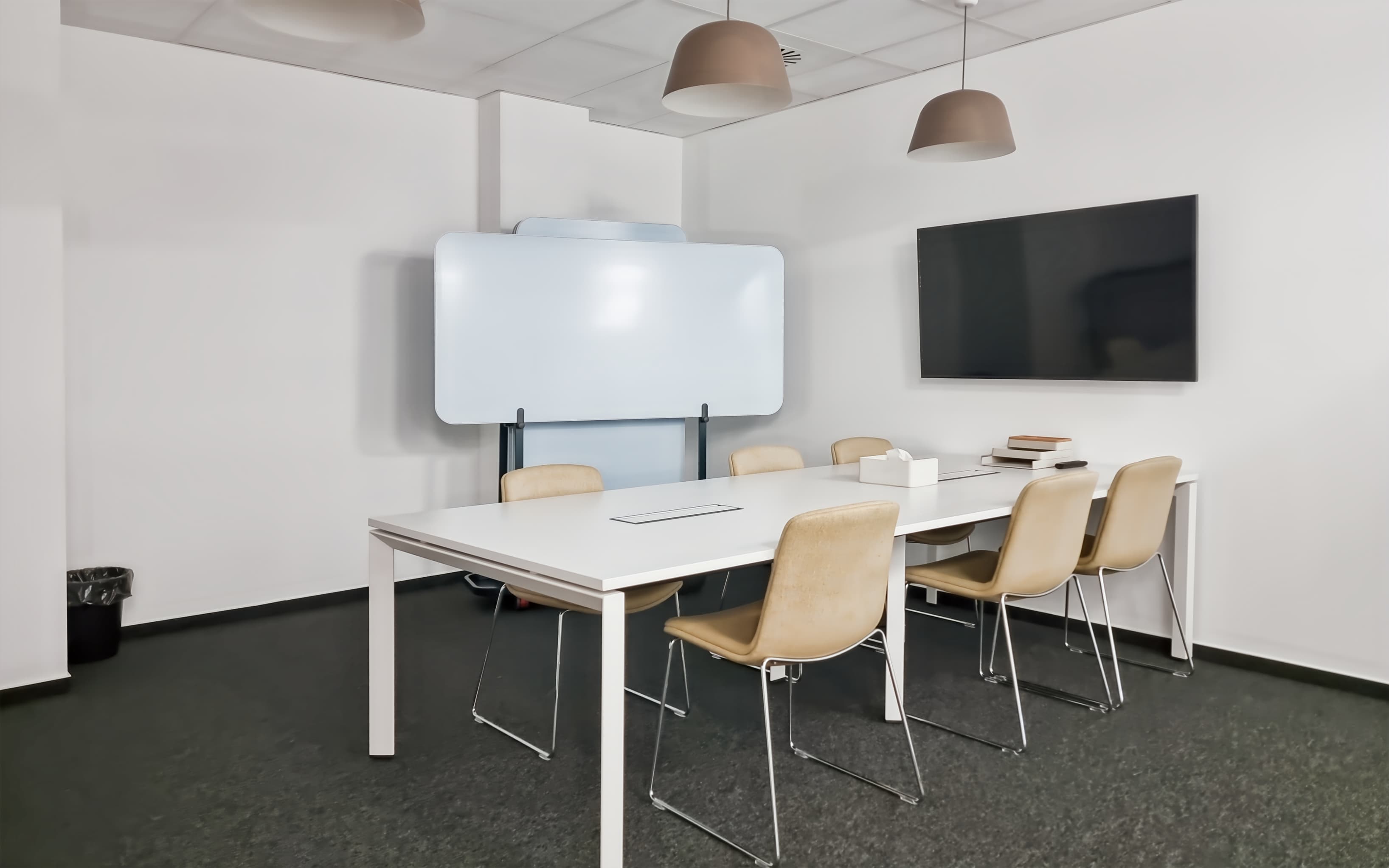 Szeged, Cedrus Offices image 6