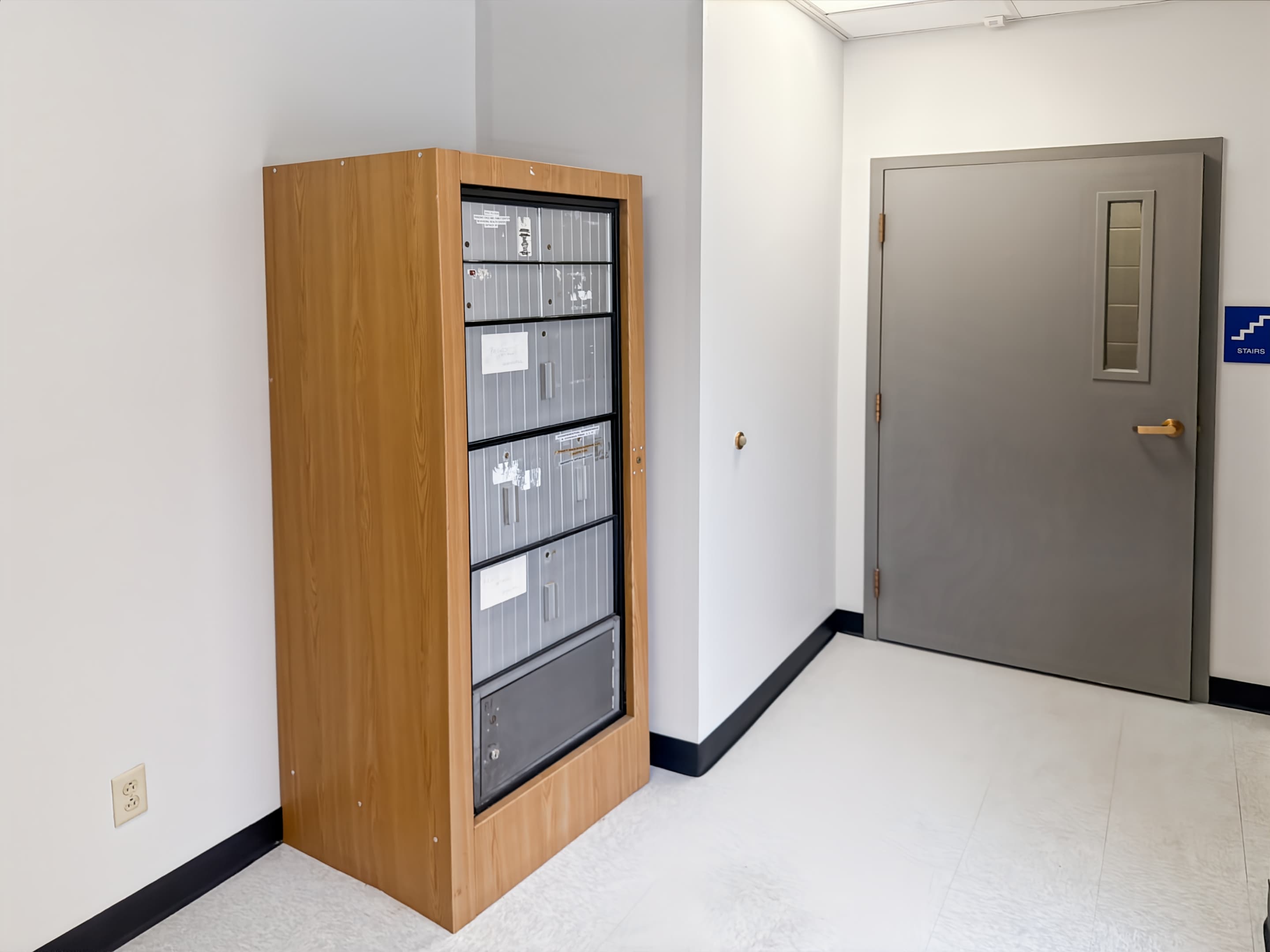 NY, Albany- New Karner Rd image 5