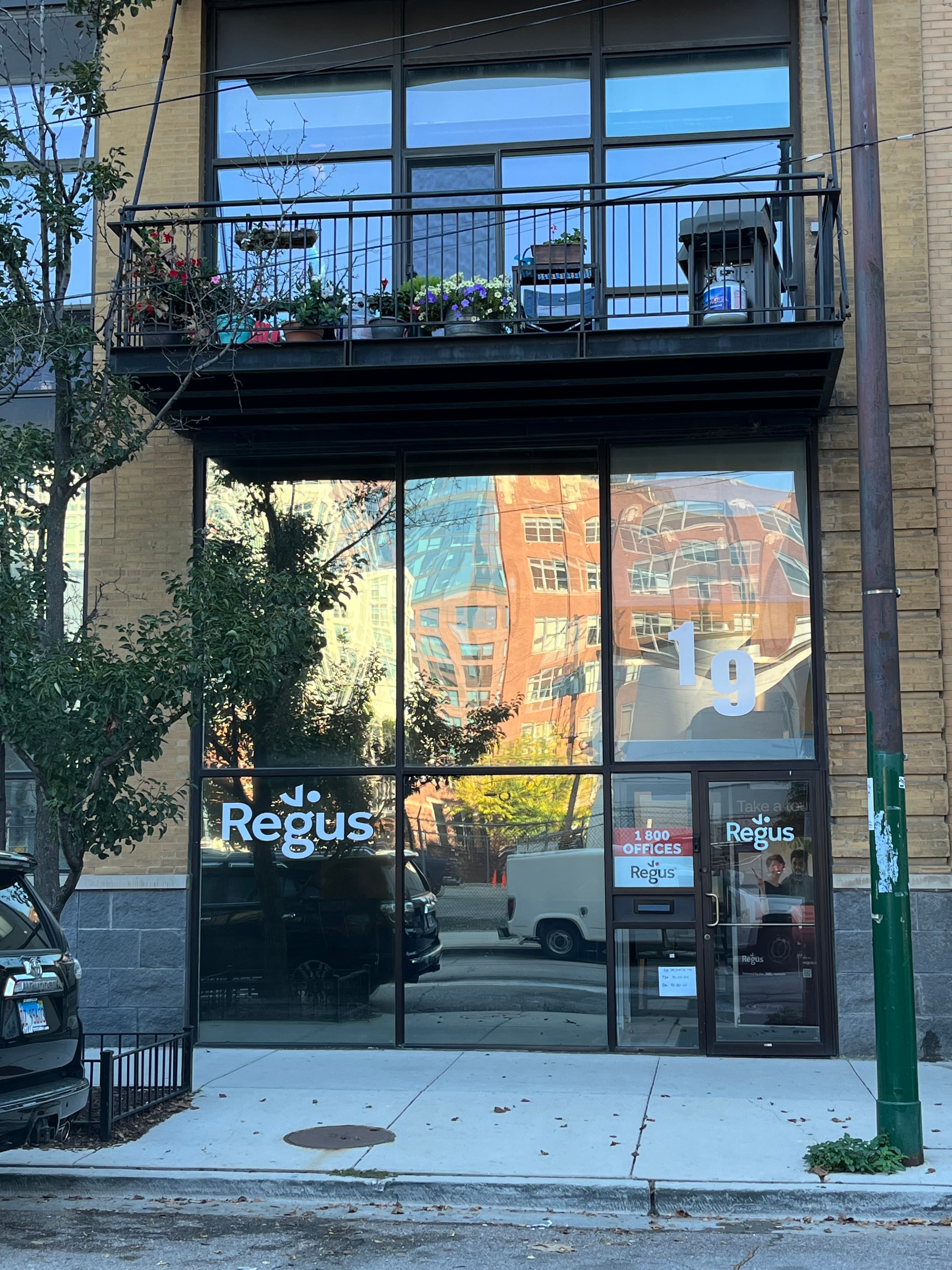 IL, Chicago - N Green St image 3