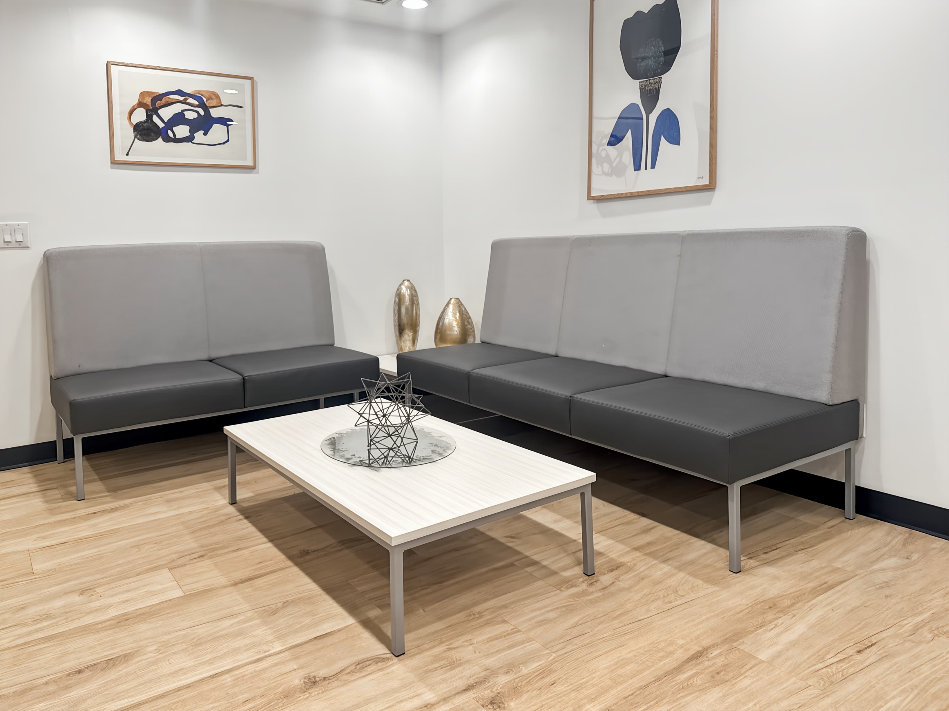 MB, Winnipeg - Lombard Ave image 2 MB, Winnipeg - Lombard Ave image 2