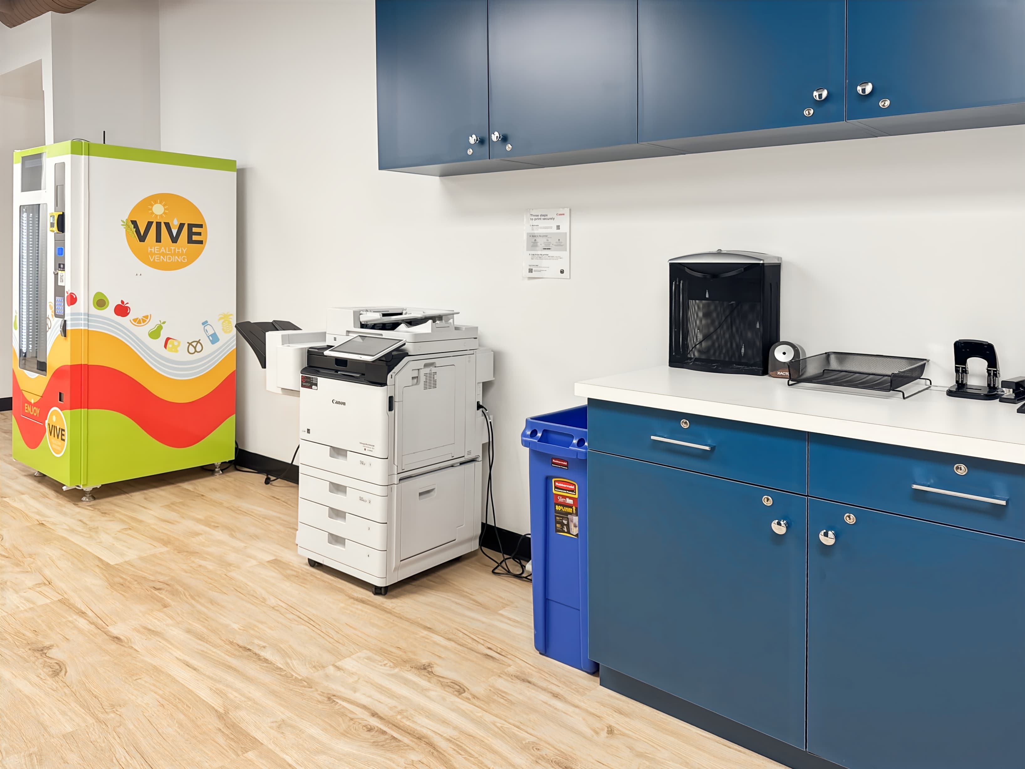 MB, Winnipeg - Lombard Ave image 4 MB, Winnipeg - Lombard Ave image 4