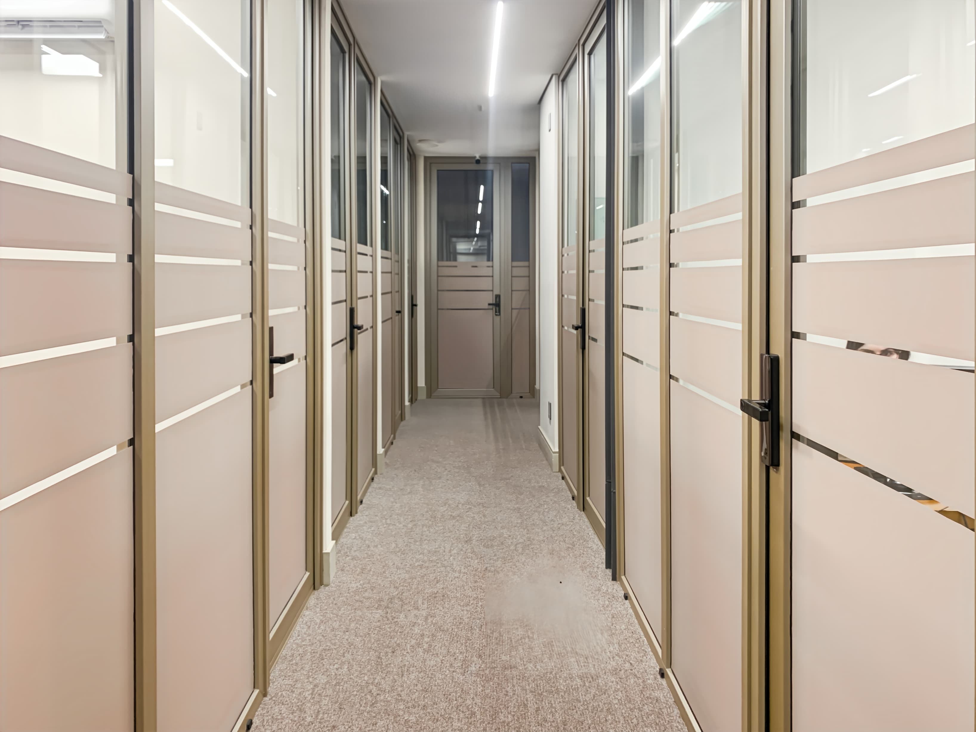 Porto Alegre, Galeria Chaves image 13 Porto Alegre, Galeria Chaves image 13