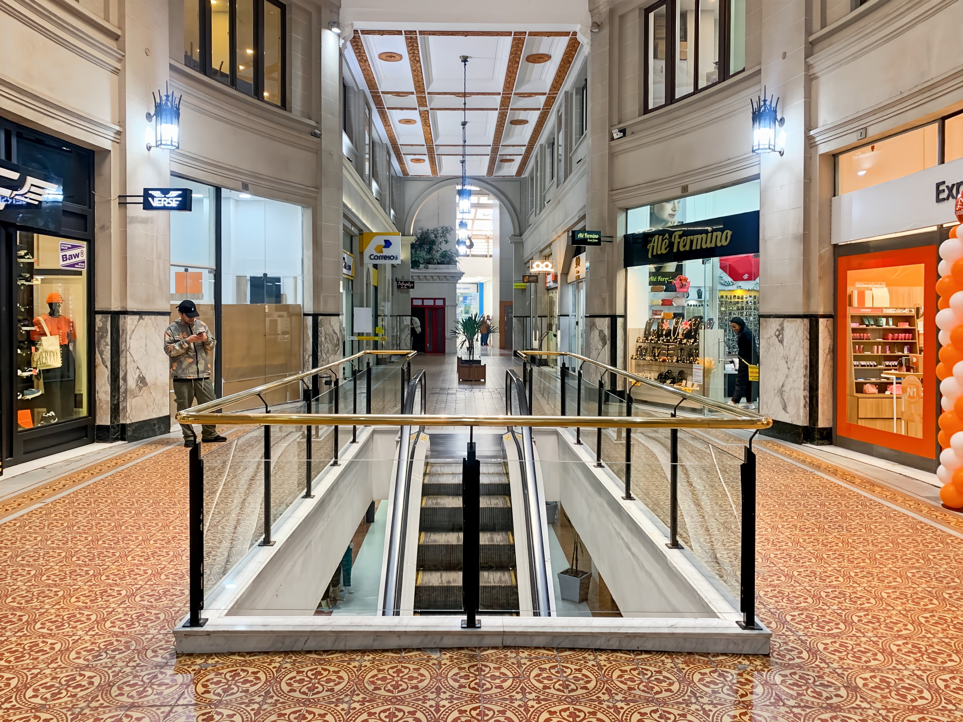 Porto Alegre, Galeria Chaves image 2 Porto Alegre, Galeria Chaves image 2