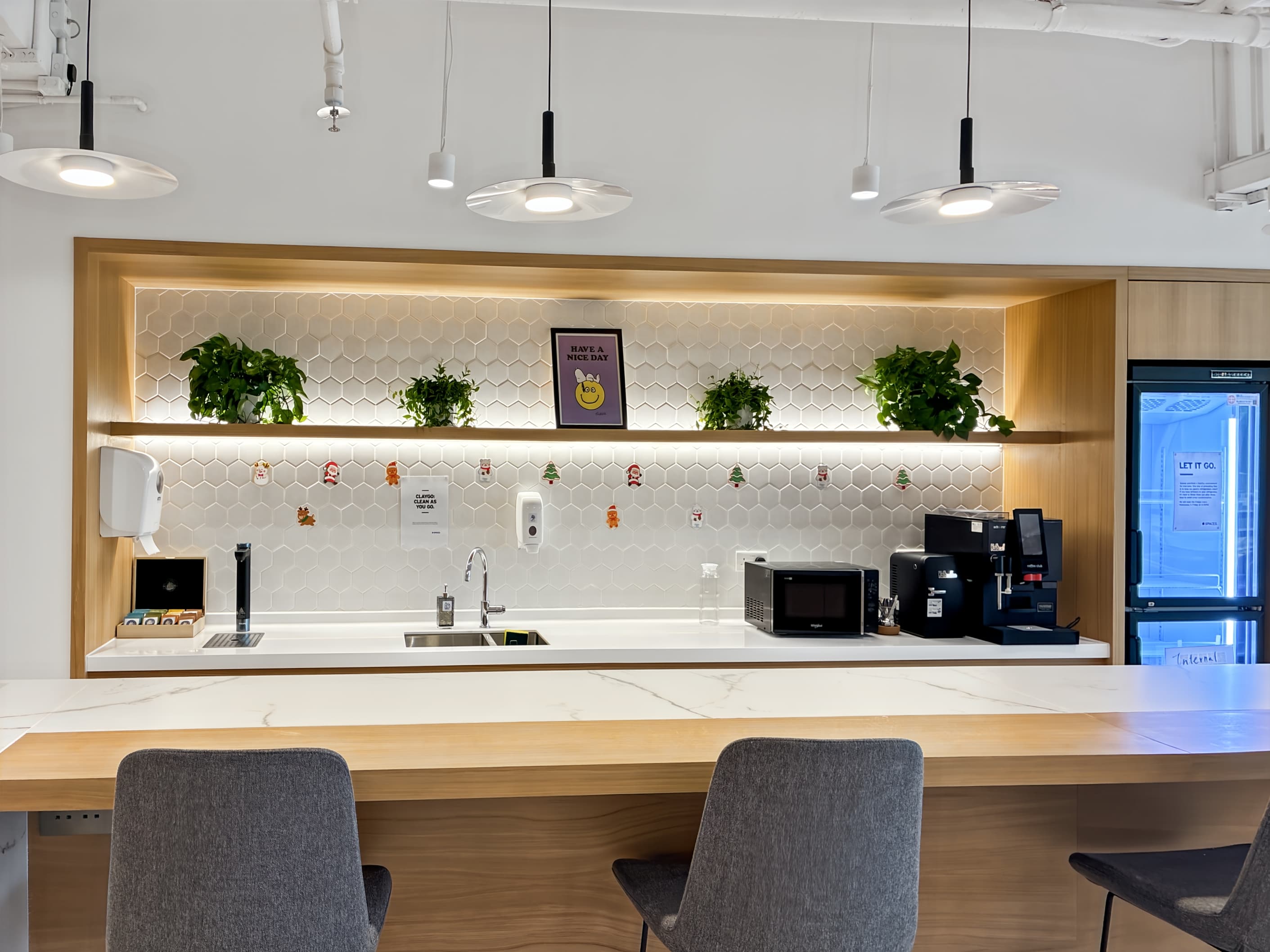 Hong Kong, Two Sky Parc image 8