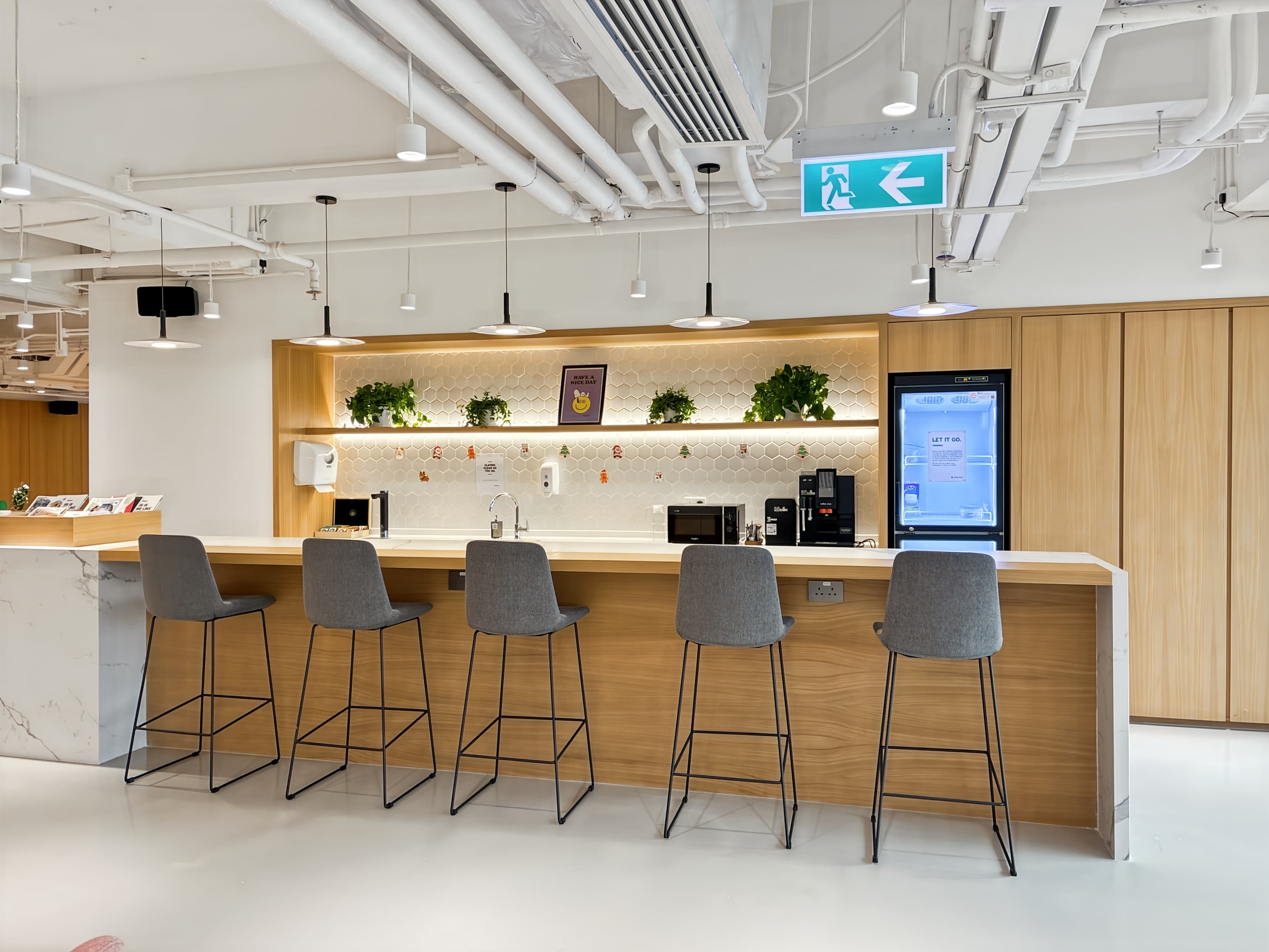 Hong Kong, Two Sky Parc image 7