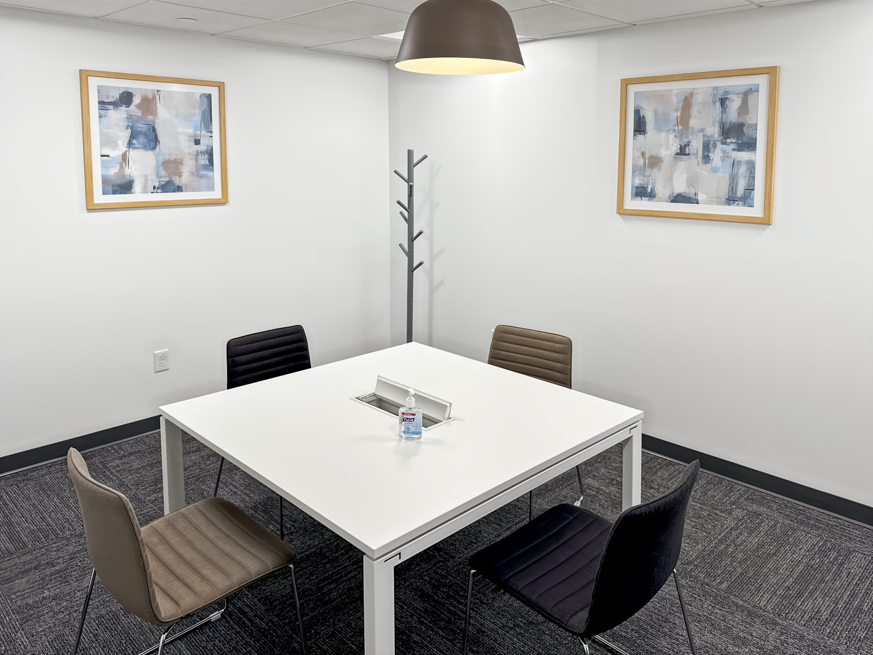 PA, Newtown Square - West Chester Pike image 9