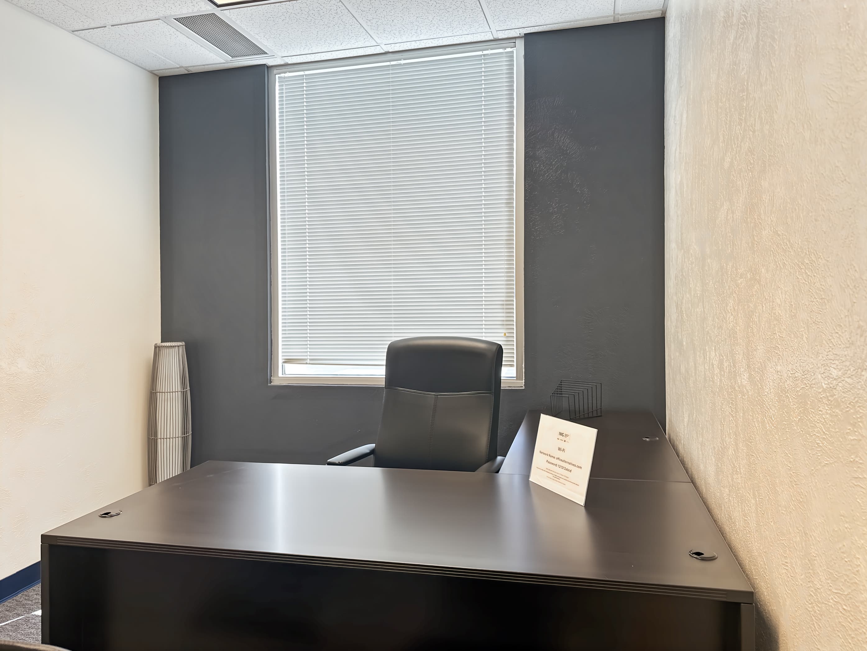 NM, Albuquerque - Lang Ave NE image 6