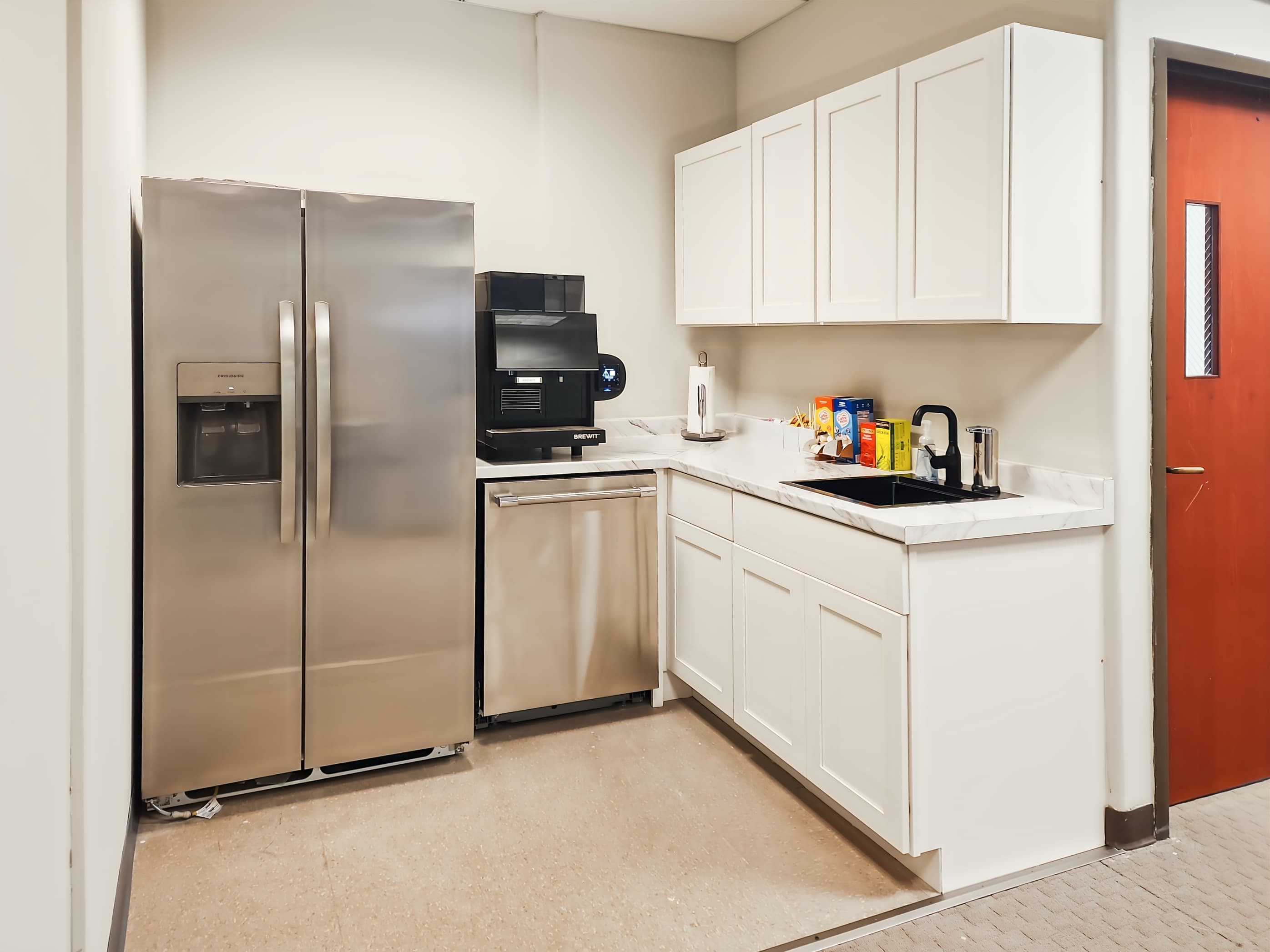 MI, Lansing – West Lake Lansing image 4