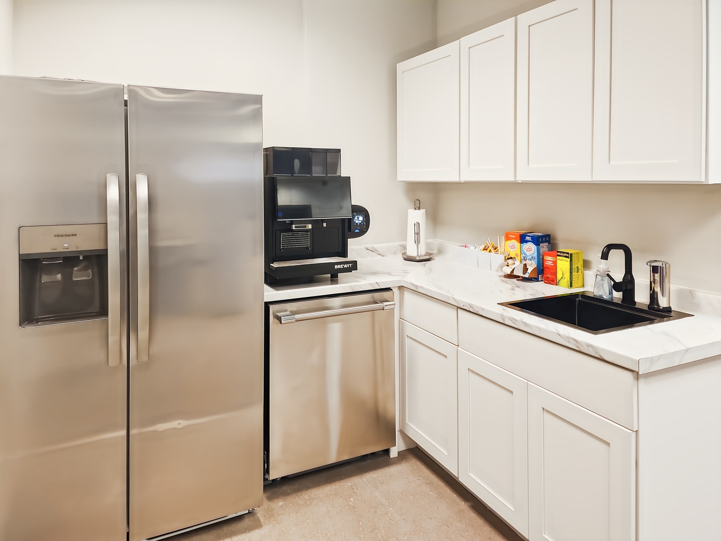 MI, Lansing – West Lake Lansing image 5