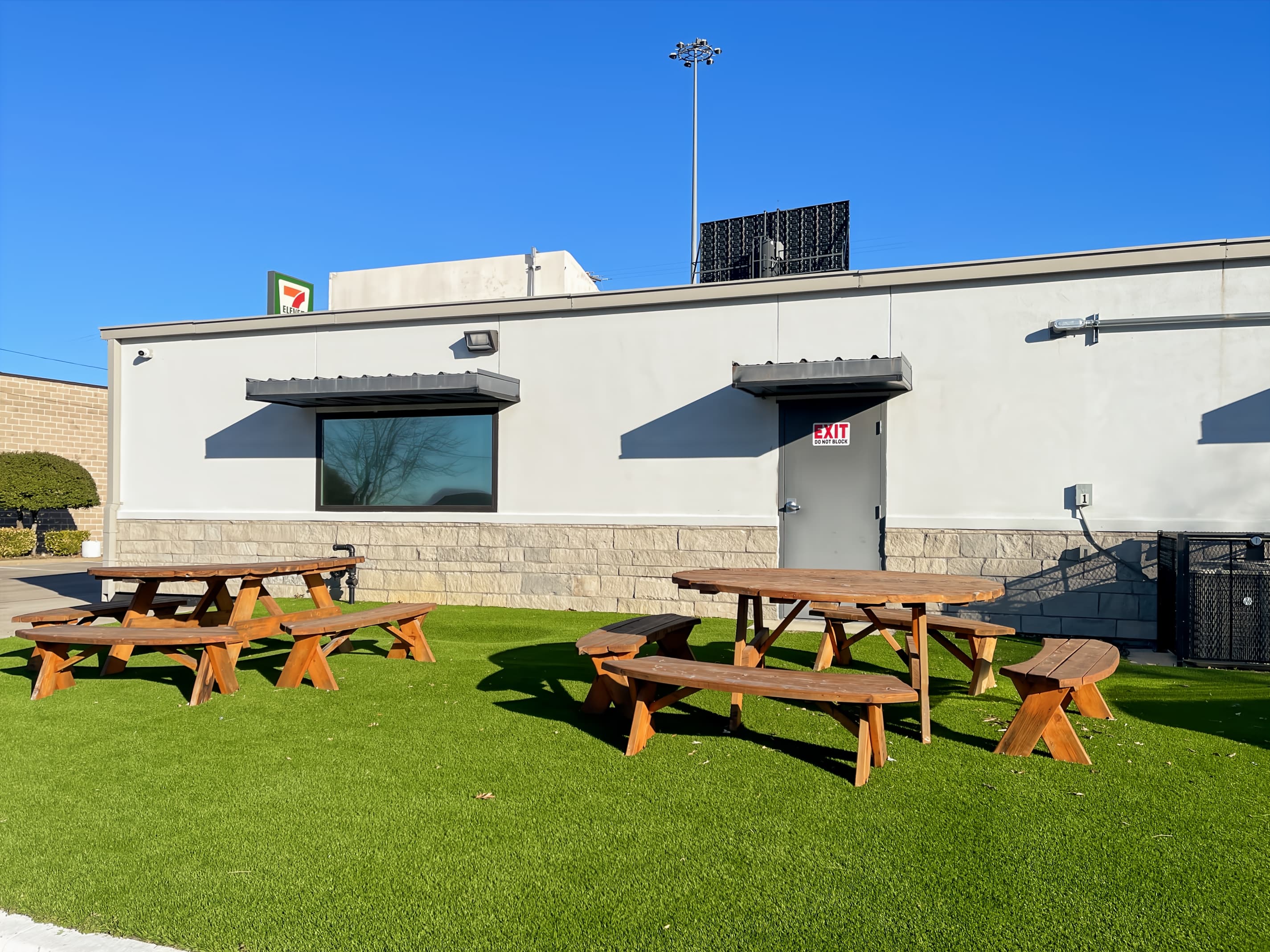 TX, Bedford - Airport Freeway image 5