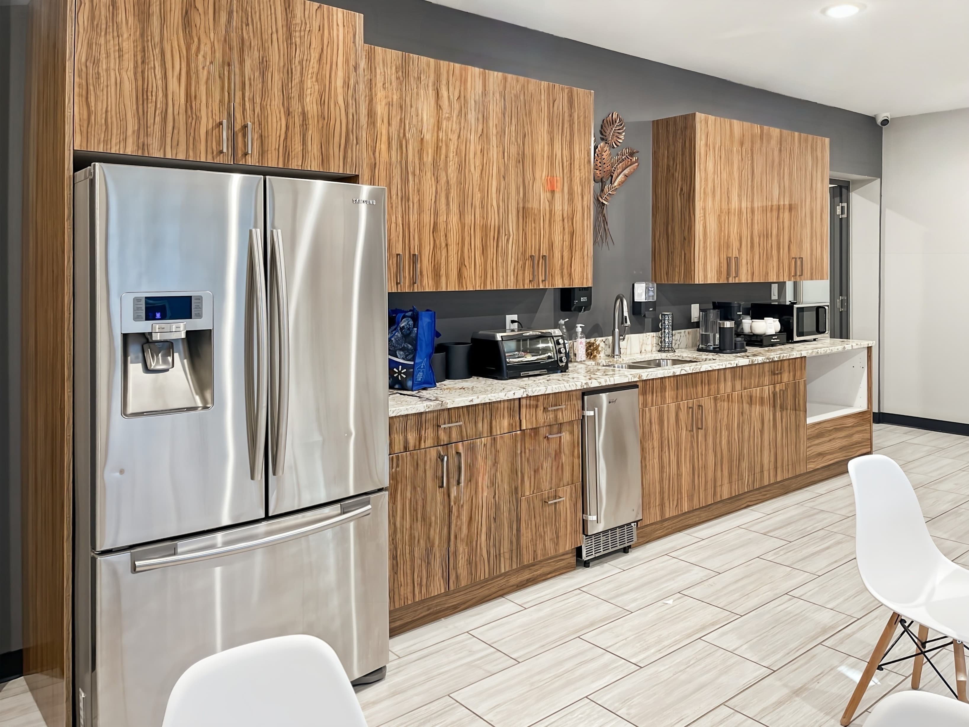 TX, Bedford - Airport Freeway image 3