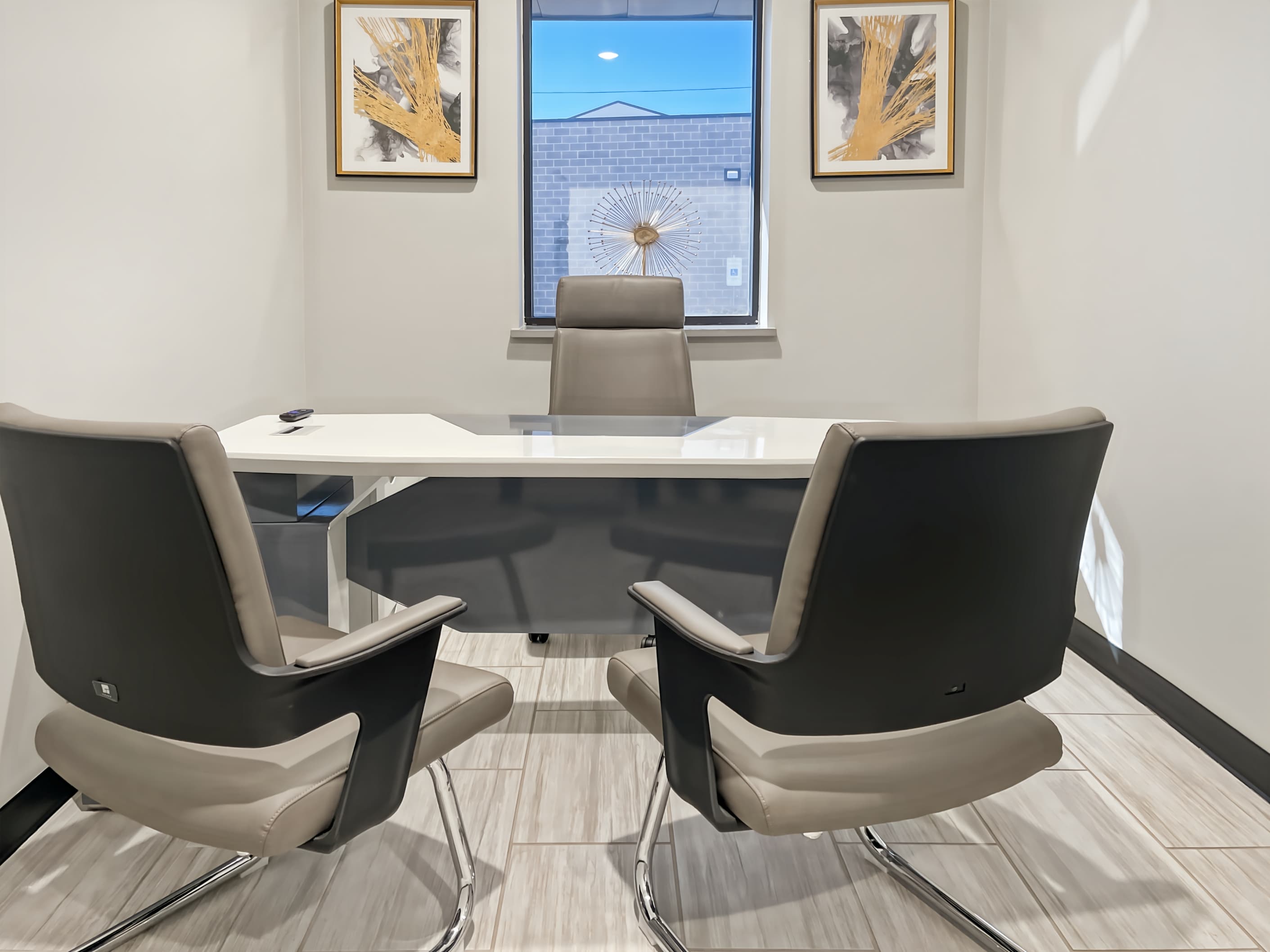 TX, Bedford - Airport Freeway image 9